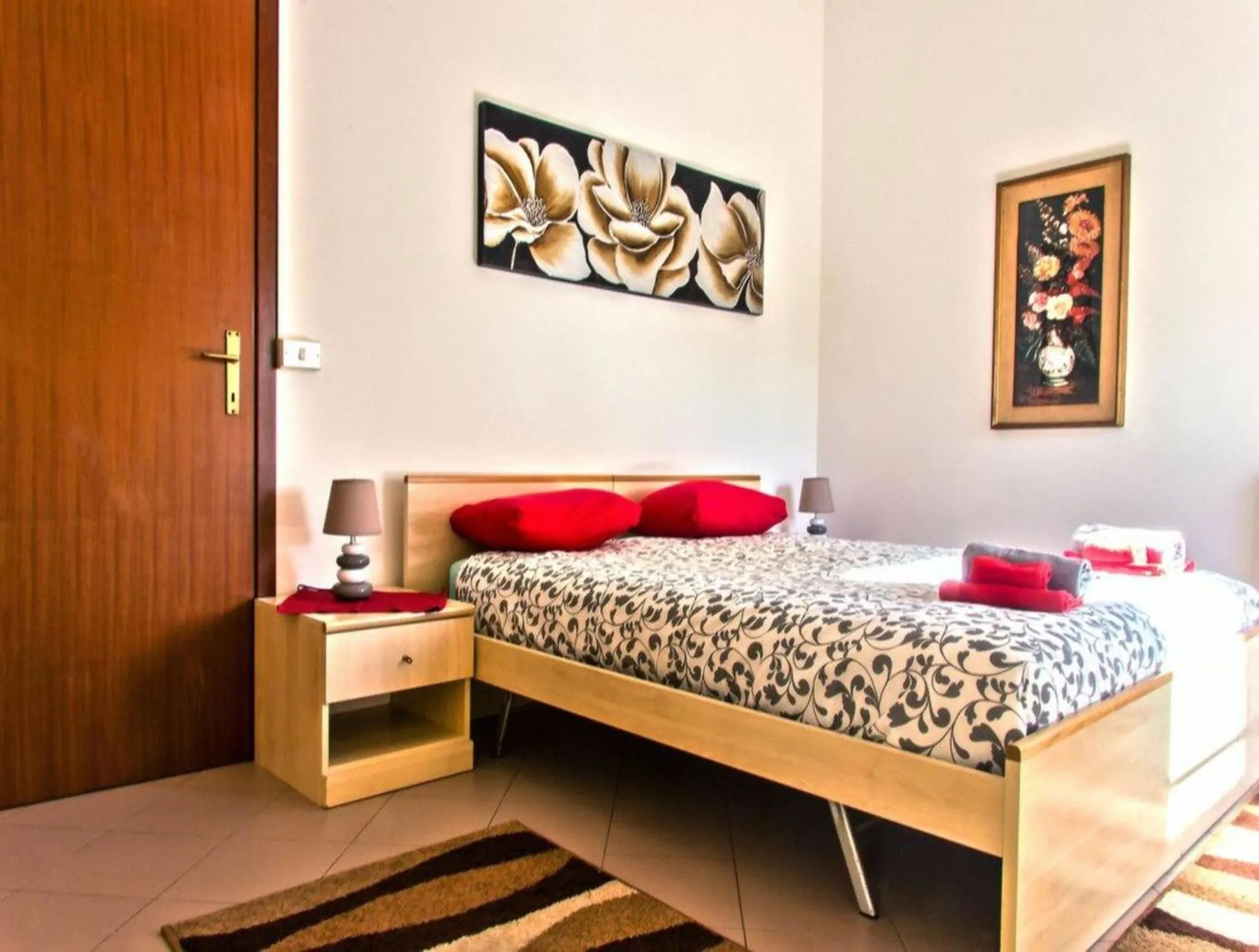 One-Bedroom Apartment with Garden in The History Apartment