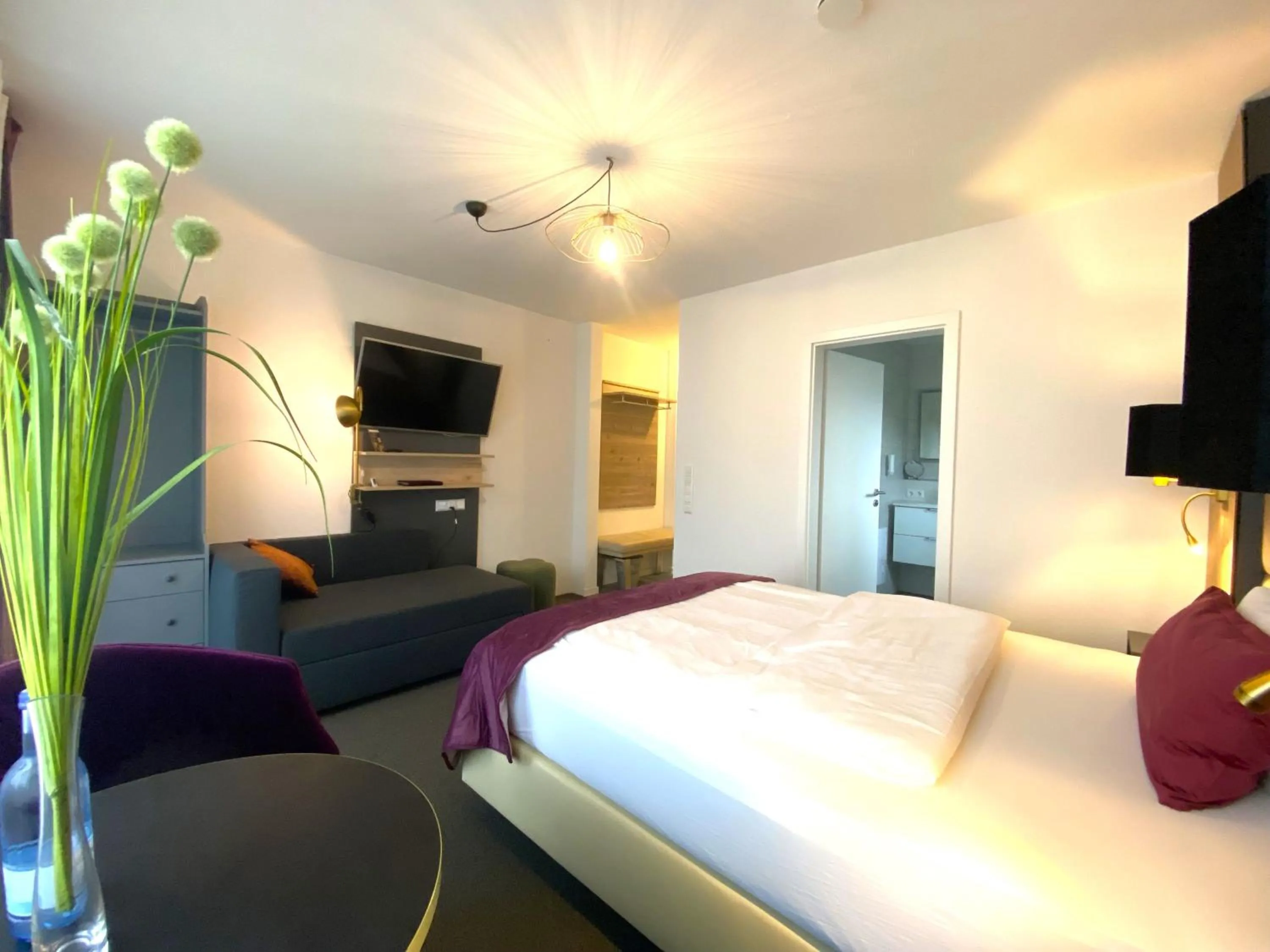 Bed in Apartments Amtzell, Selbst-Check-in