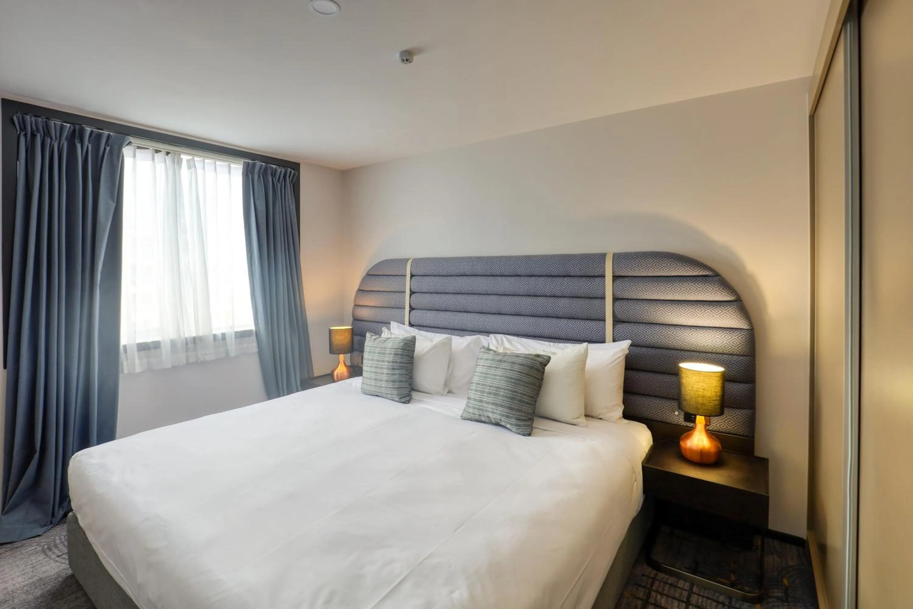 Bed in Marsden Suites Albany