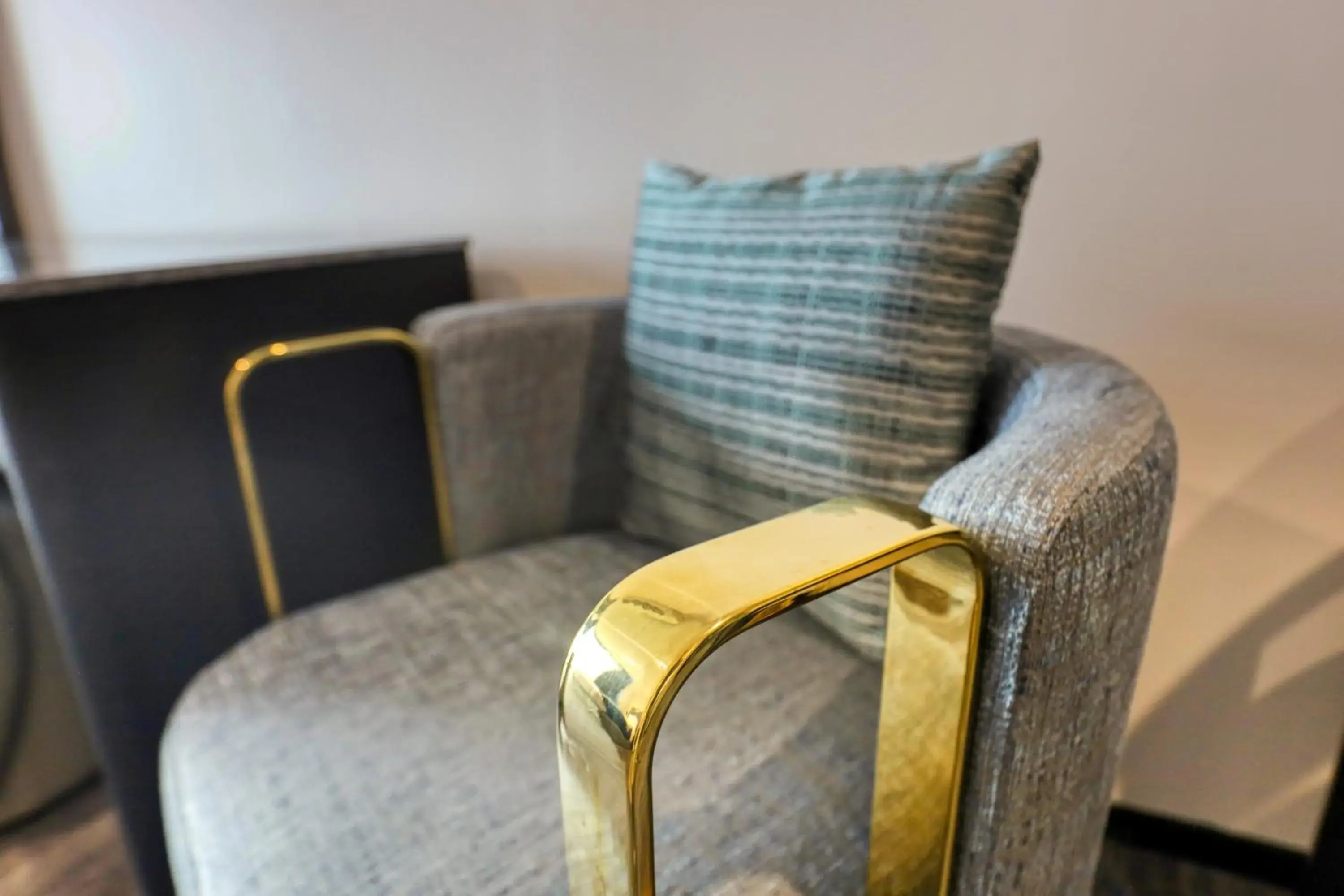 Seating area in Marsden Suites Albany Seating area in Marsden Suites Albany