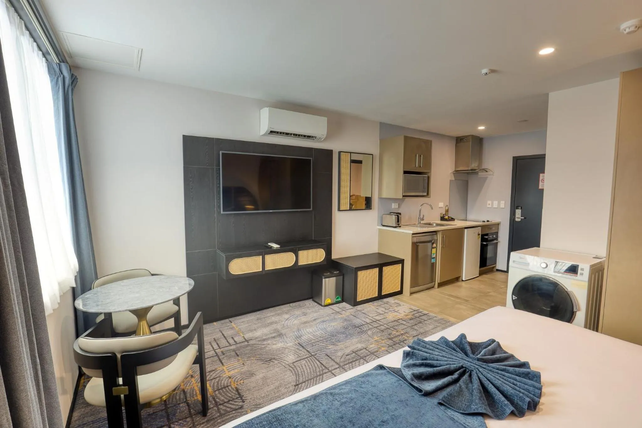 Bedroom, Bed in Marsden Suites Albany