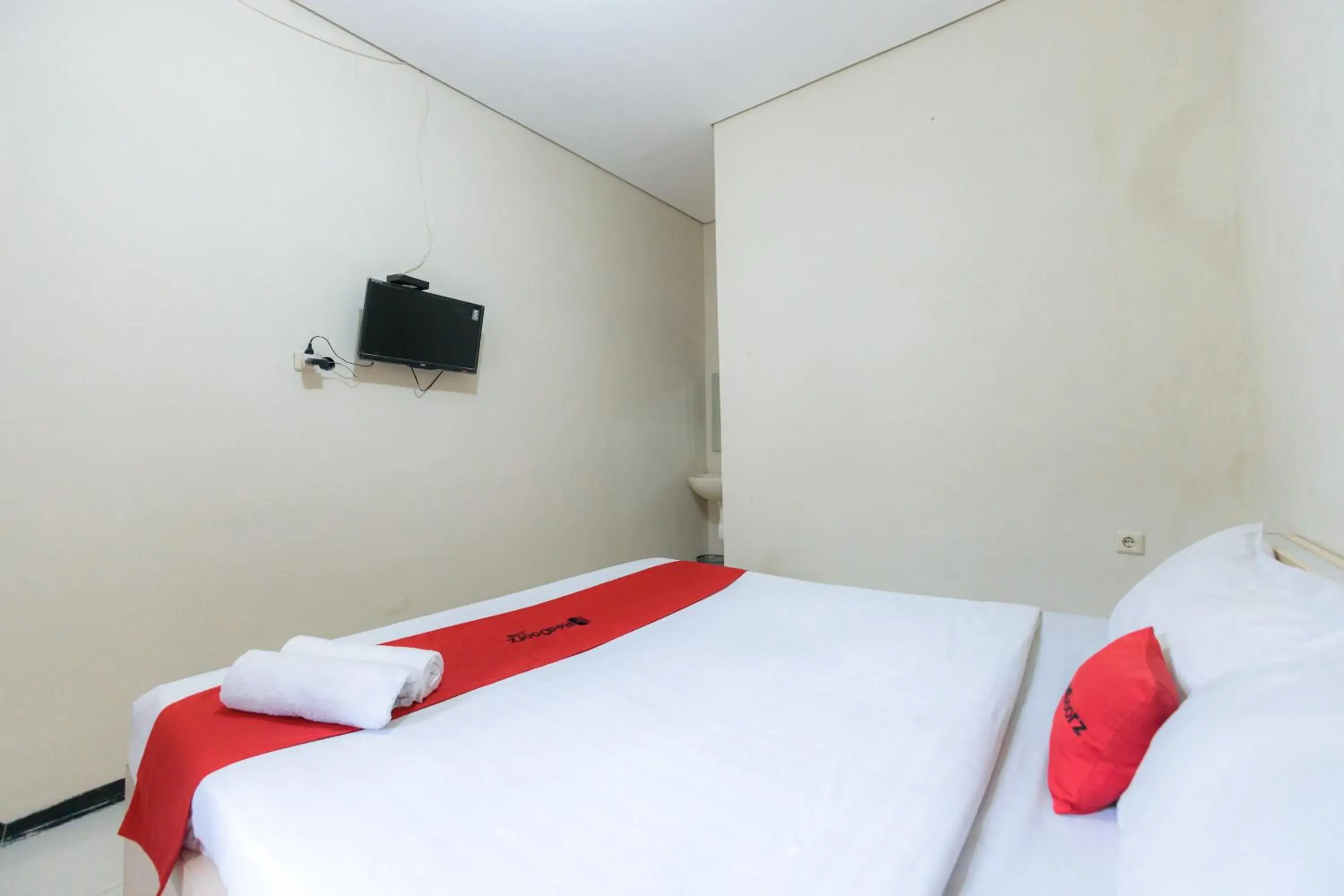 Bedroom, Bed in OYO 331 Osuko Residence