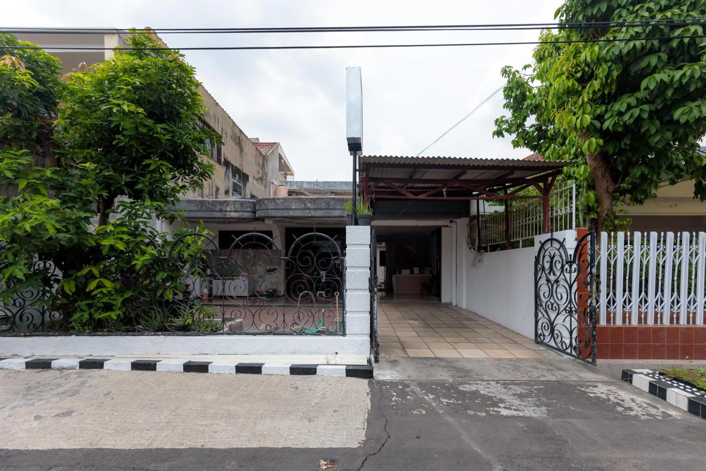 Facade/entrance in OYO 331 Osuko Residence