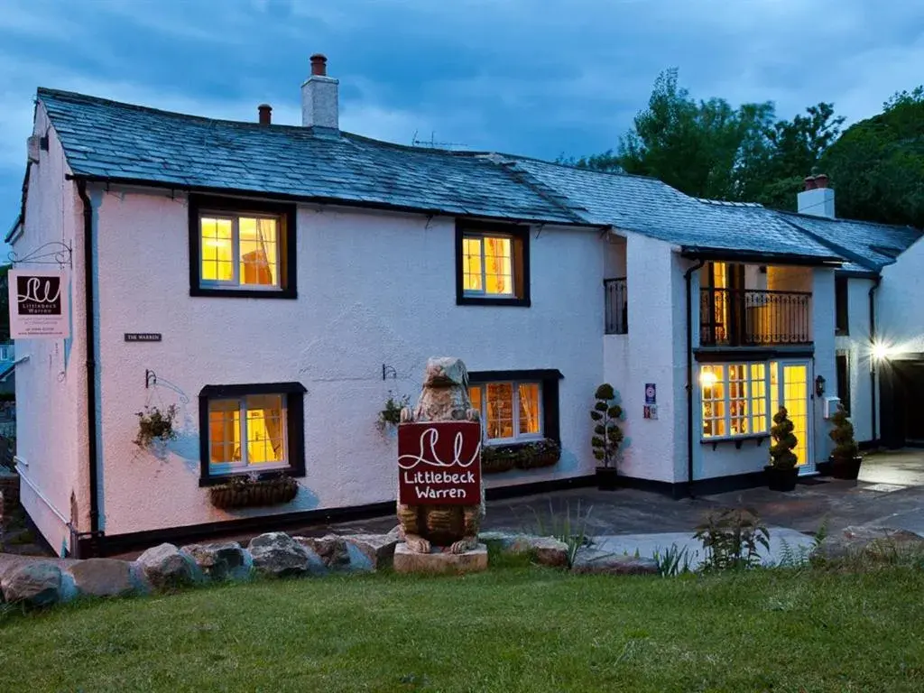 Property building in Littlebeck Warren Property building in Littlebeck Warren