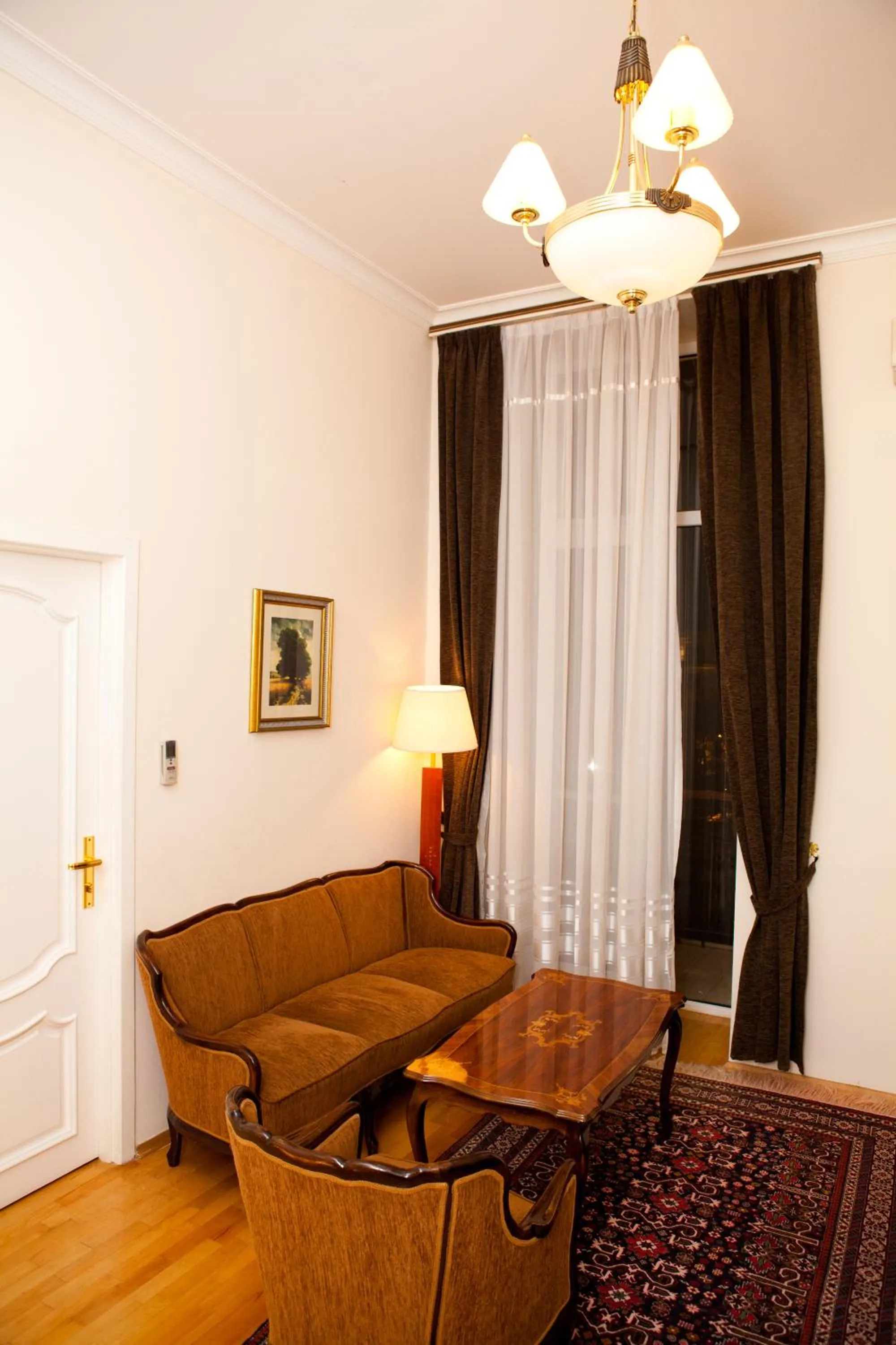 Living room in Azcot Hotel