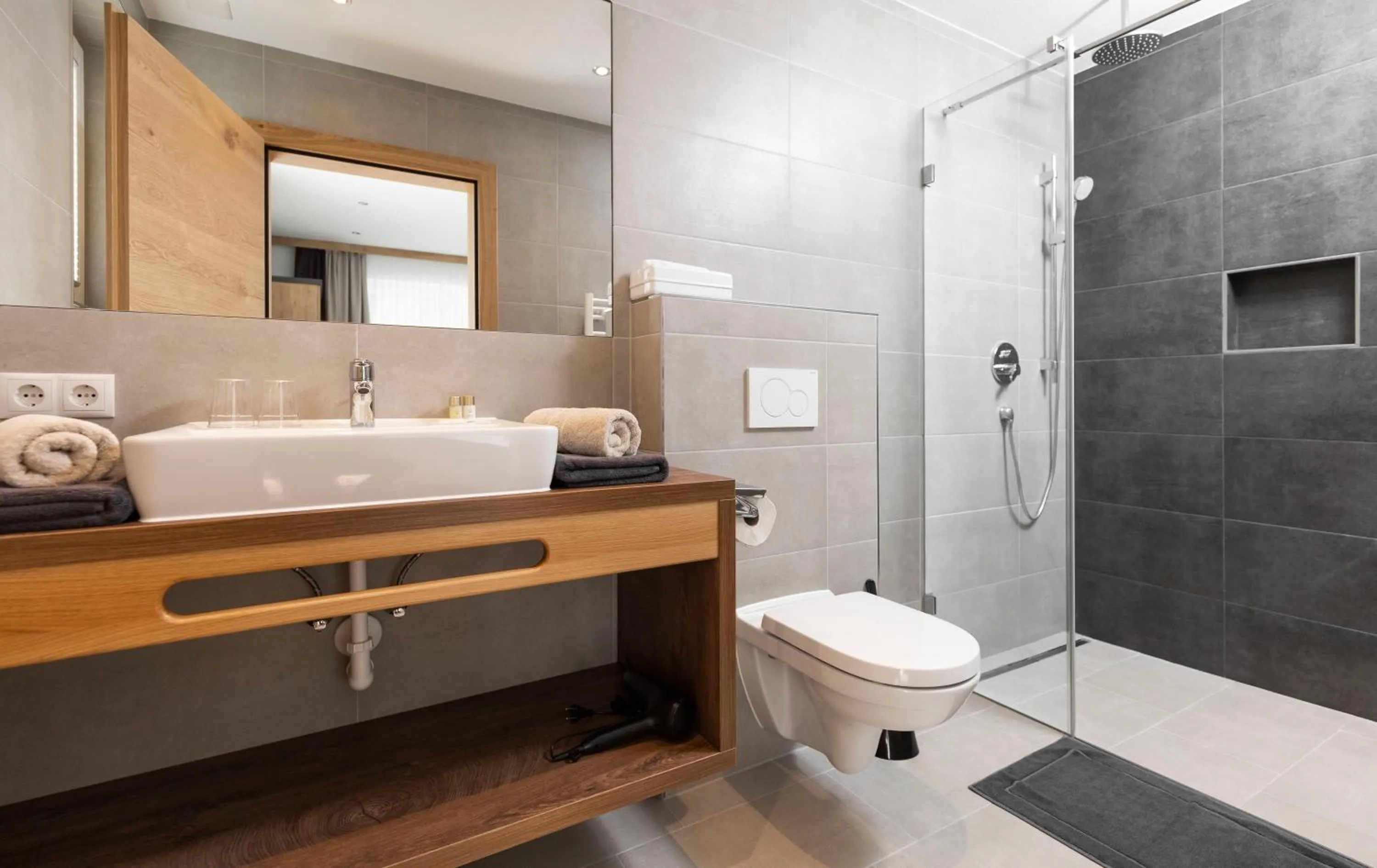 Shower in Aparthotel Lerch