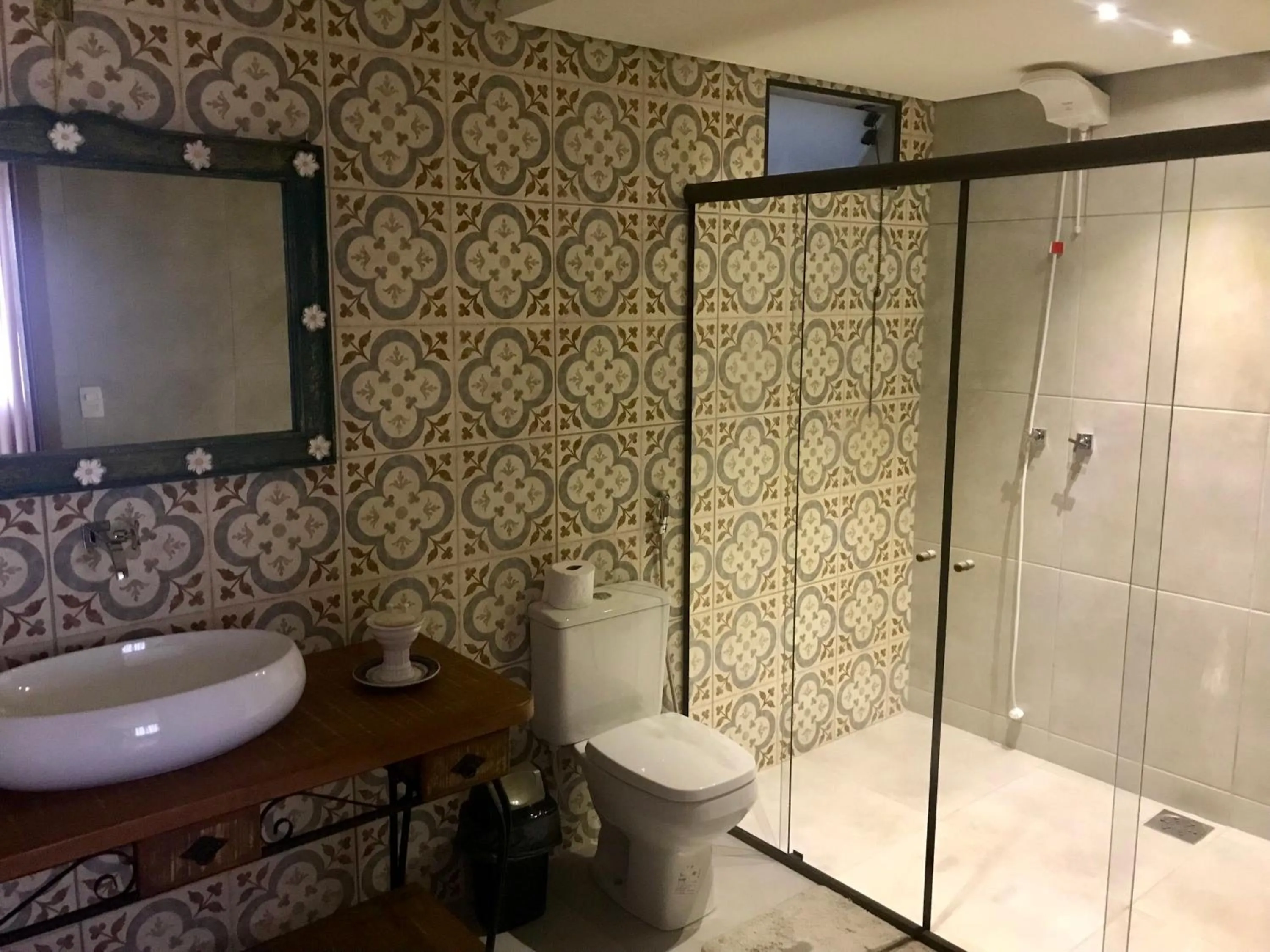 Shower in Casa de Talitha