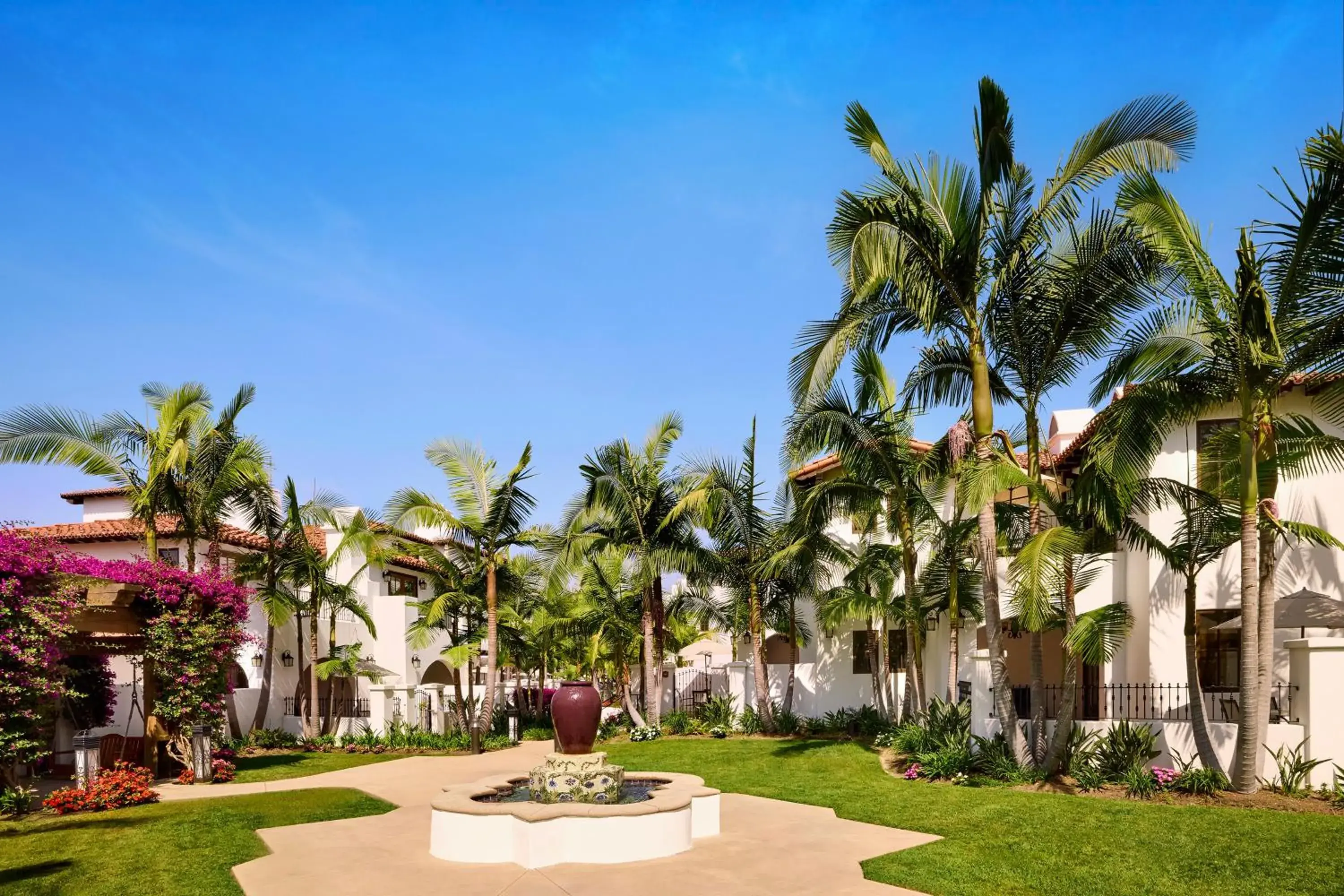 Inner courtyard view in Omni La Costa Resort & Spa Carlsbad Inner courtyard view in Omni La Costa Resort & Spa Carlsbad