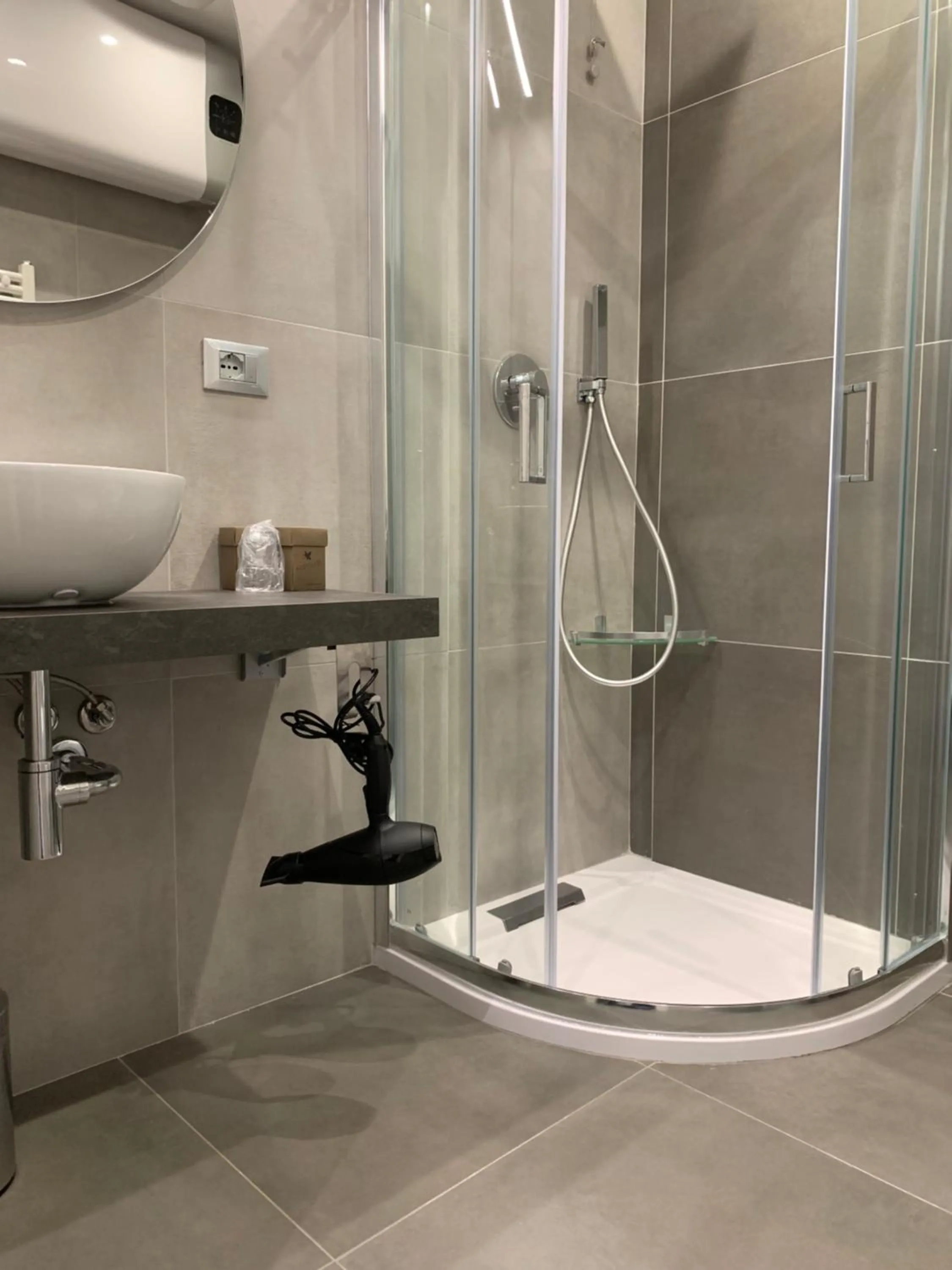 Shower in ApartHotel Bossi