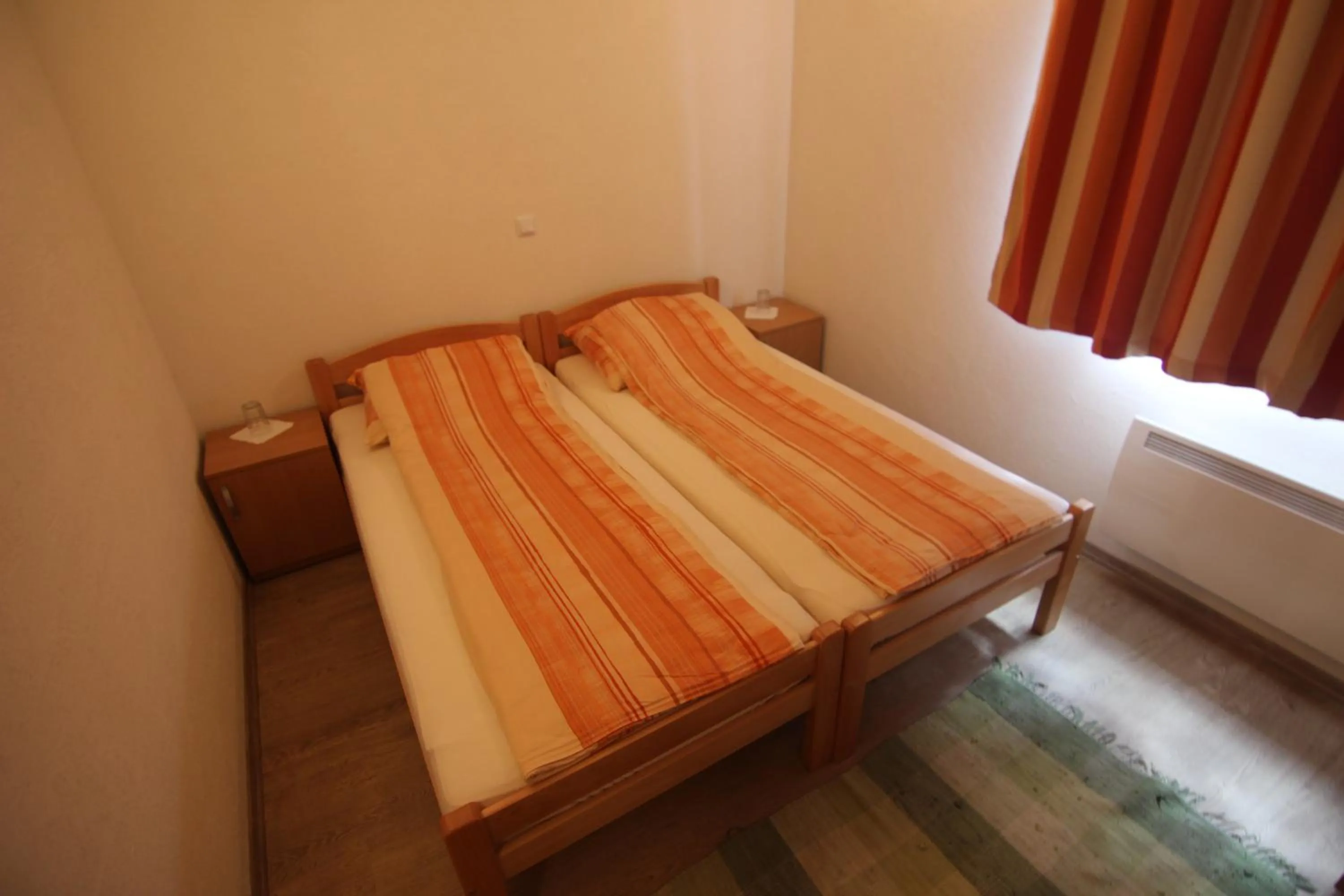 Bed in Rooms Zebax