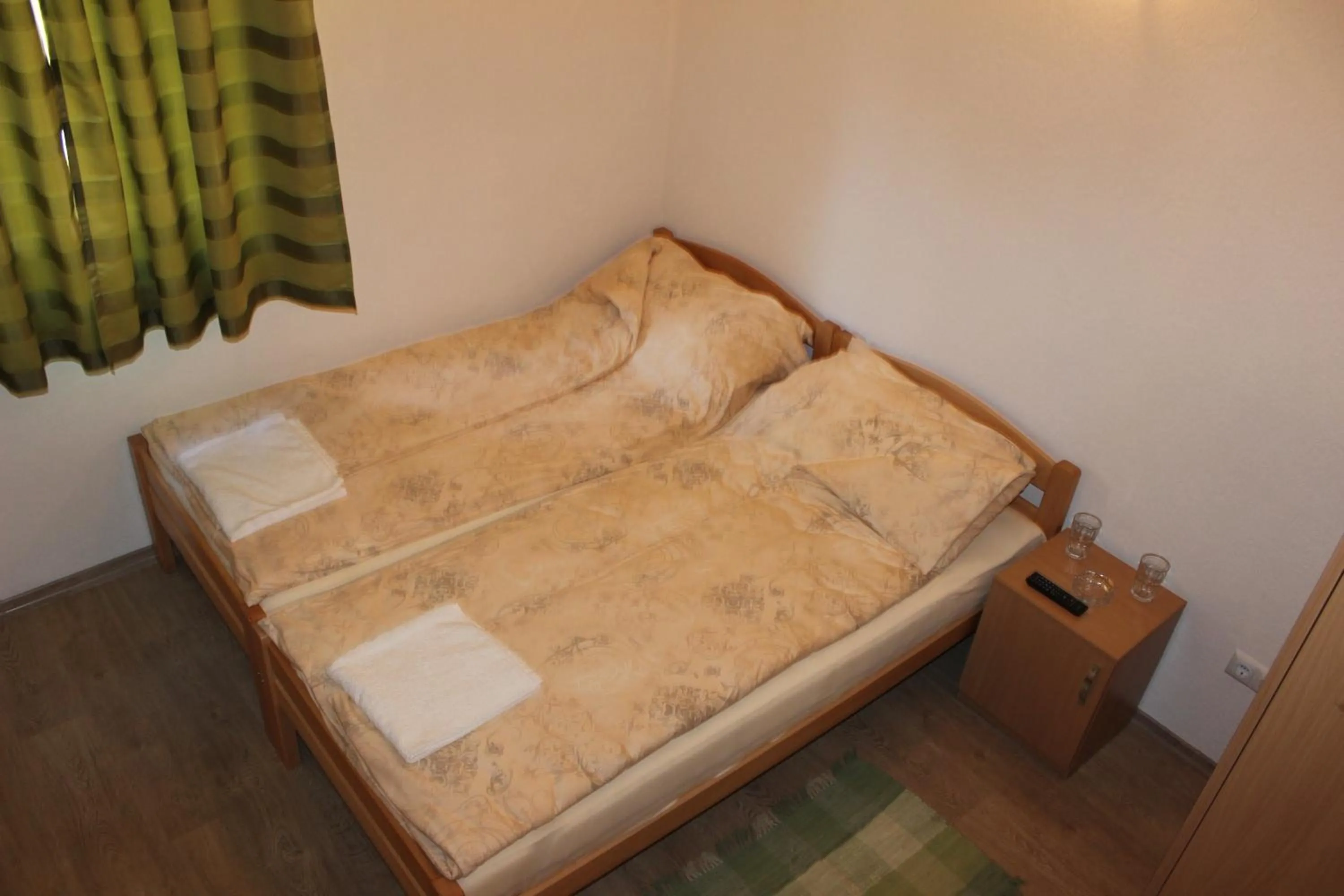 Bed in Rooms Zebax
