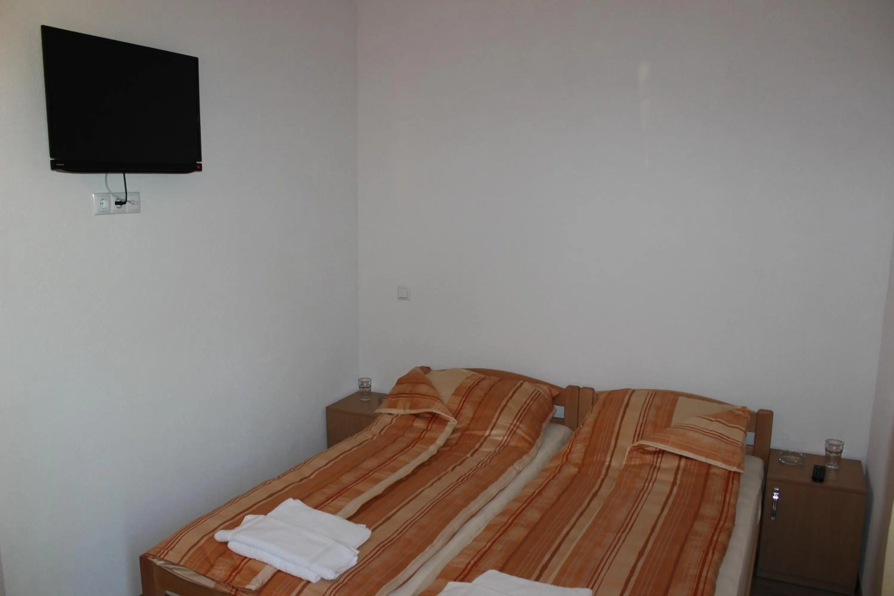 Photo of the whole room, Bed in Rooms Zebax