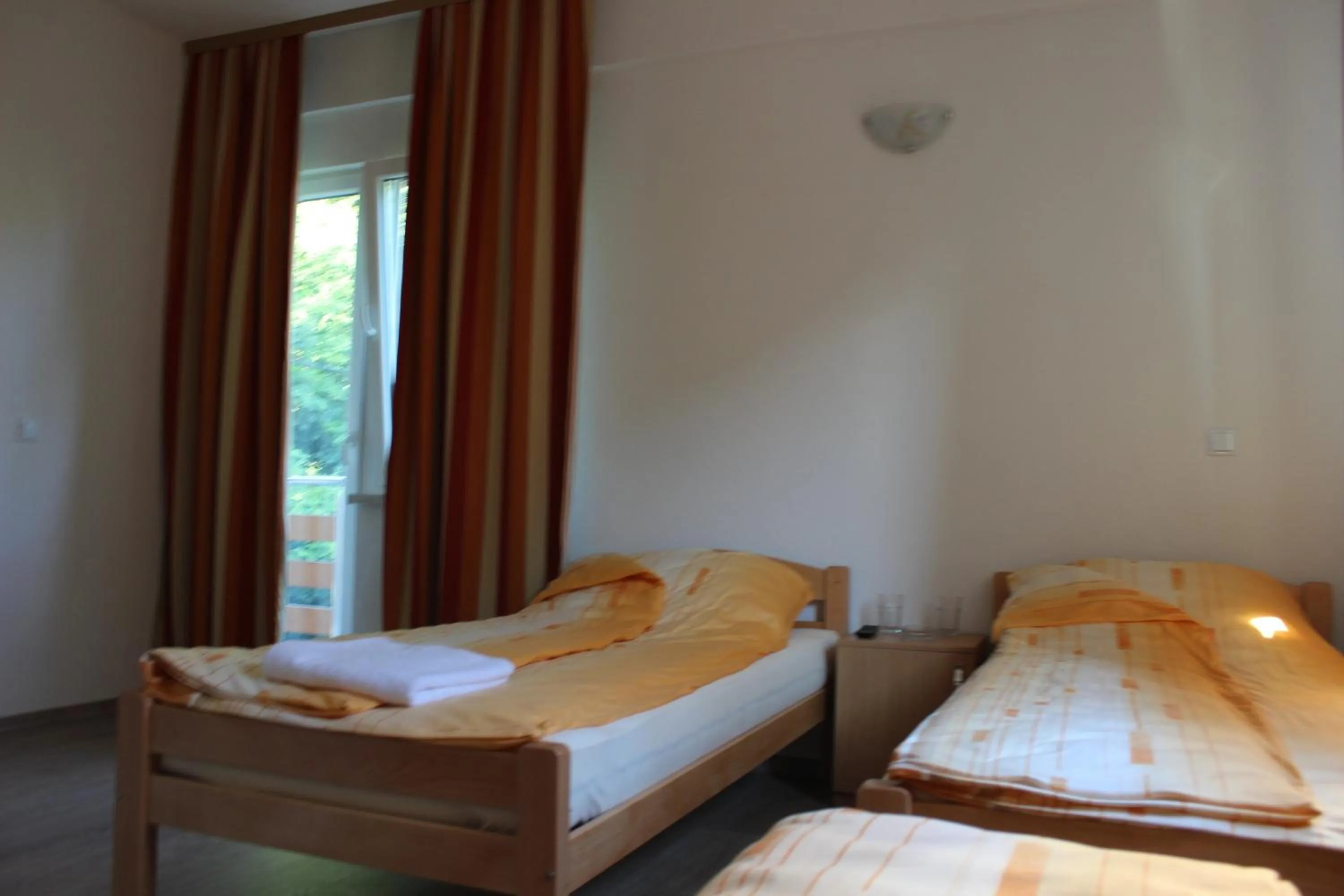 Bed in Rooms Zebax