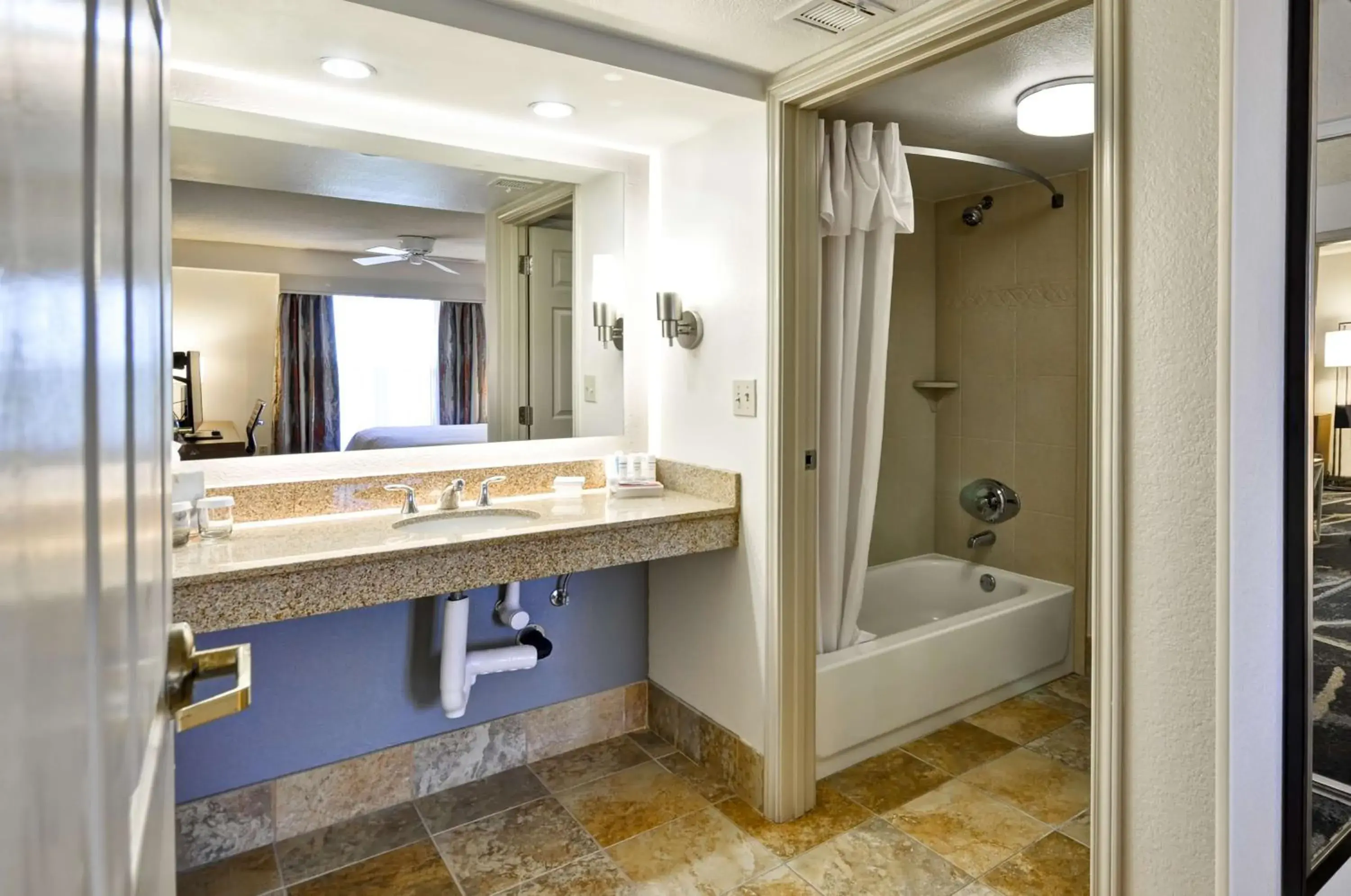 Bathroom in Homewood Suites by Hilton Phoenix-Biltmore Bathroom in Homewood Suites by Hilton Phoenix-Biltmore