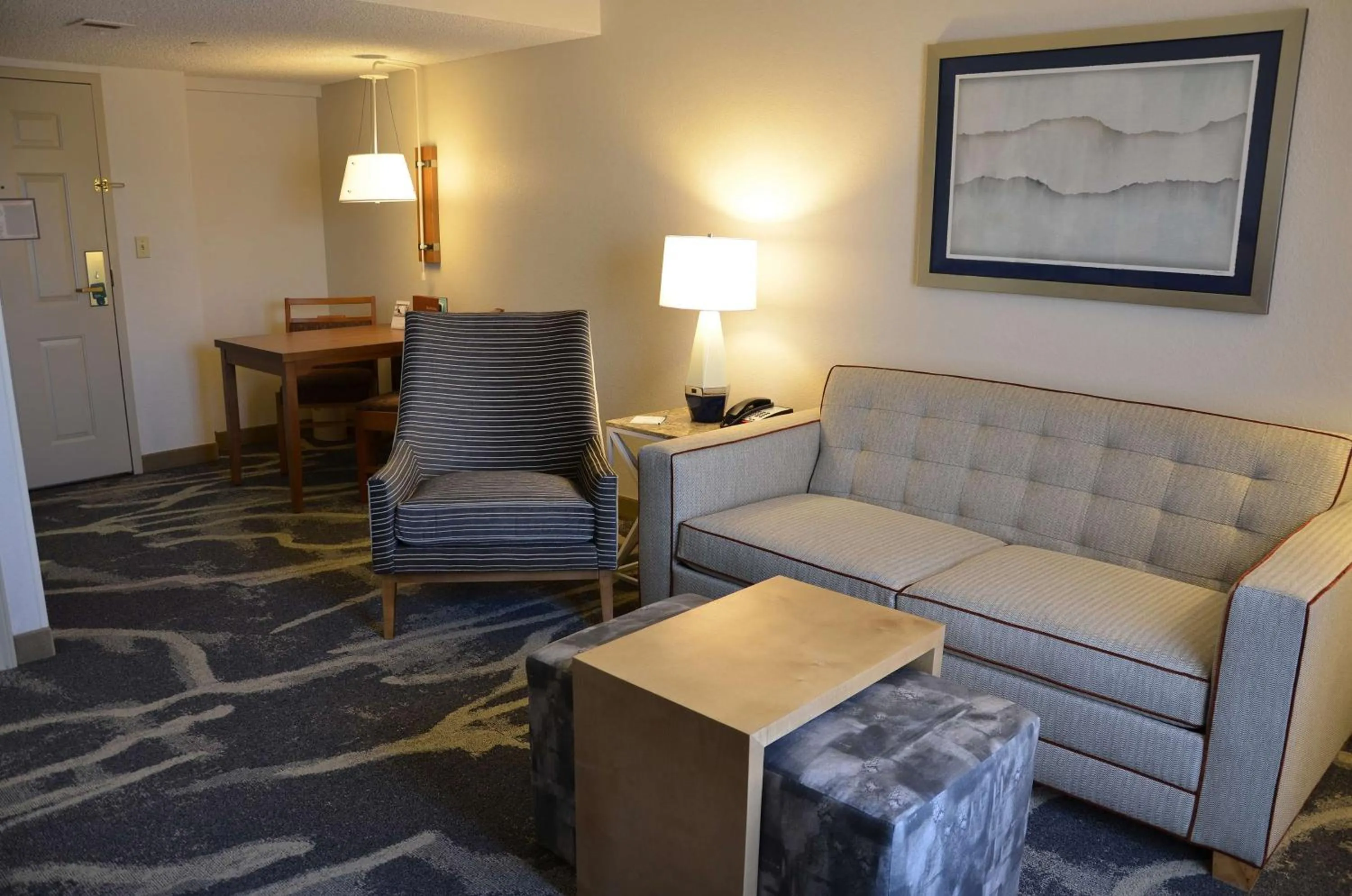Living room in Homewood Suites by Hilton Phoenix-Biltmore