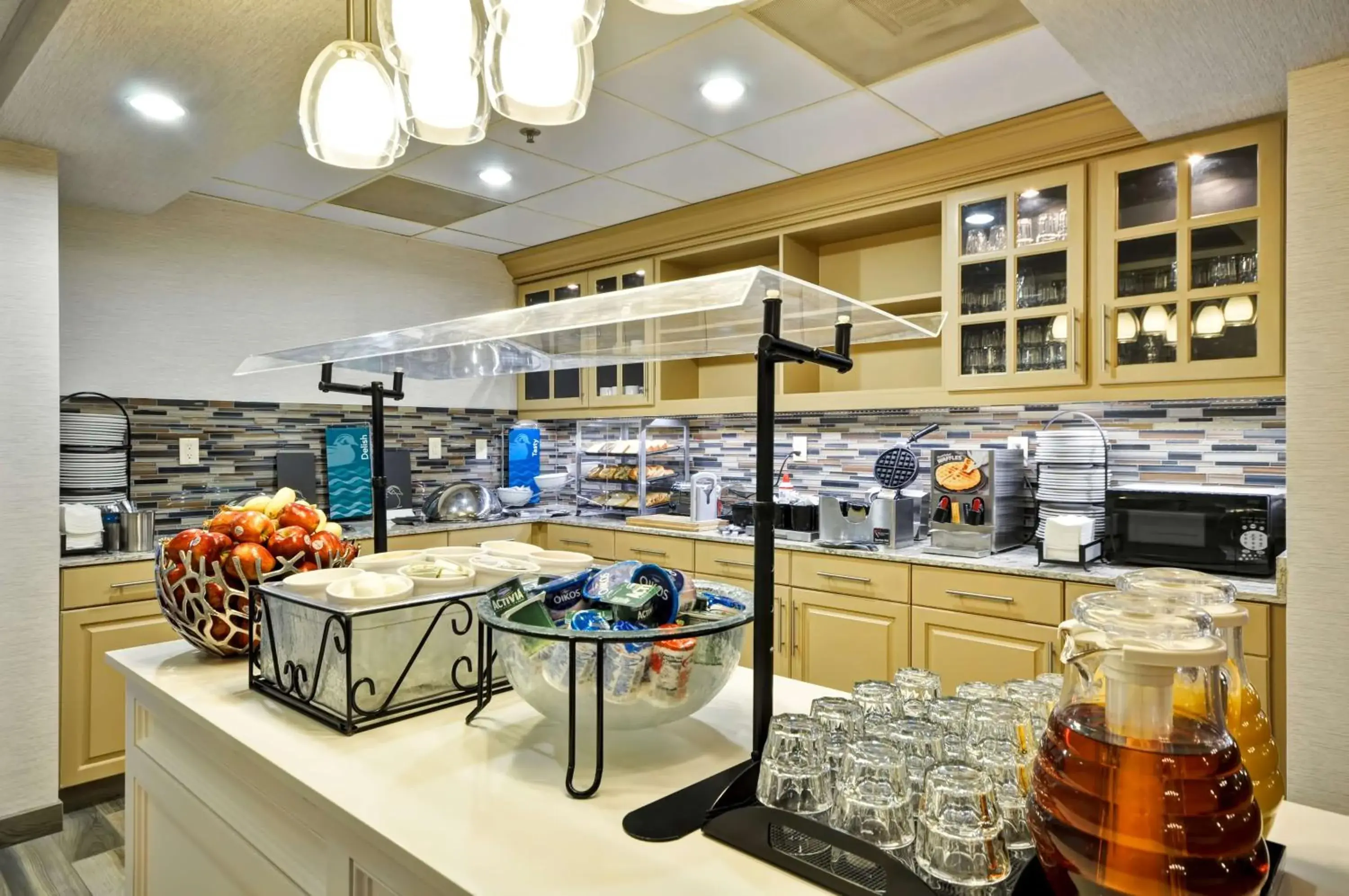 Breakfast in Homewood Suites by Hilton Phoenix-Biltmore Breakfast in Homewood Suites by Hilton Phoenix-Biltmore