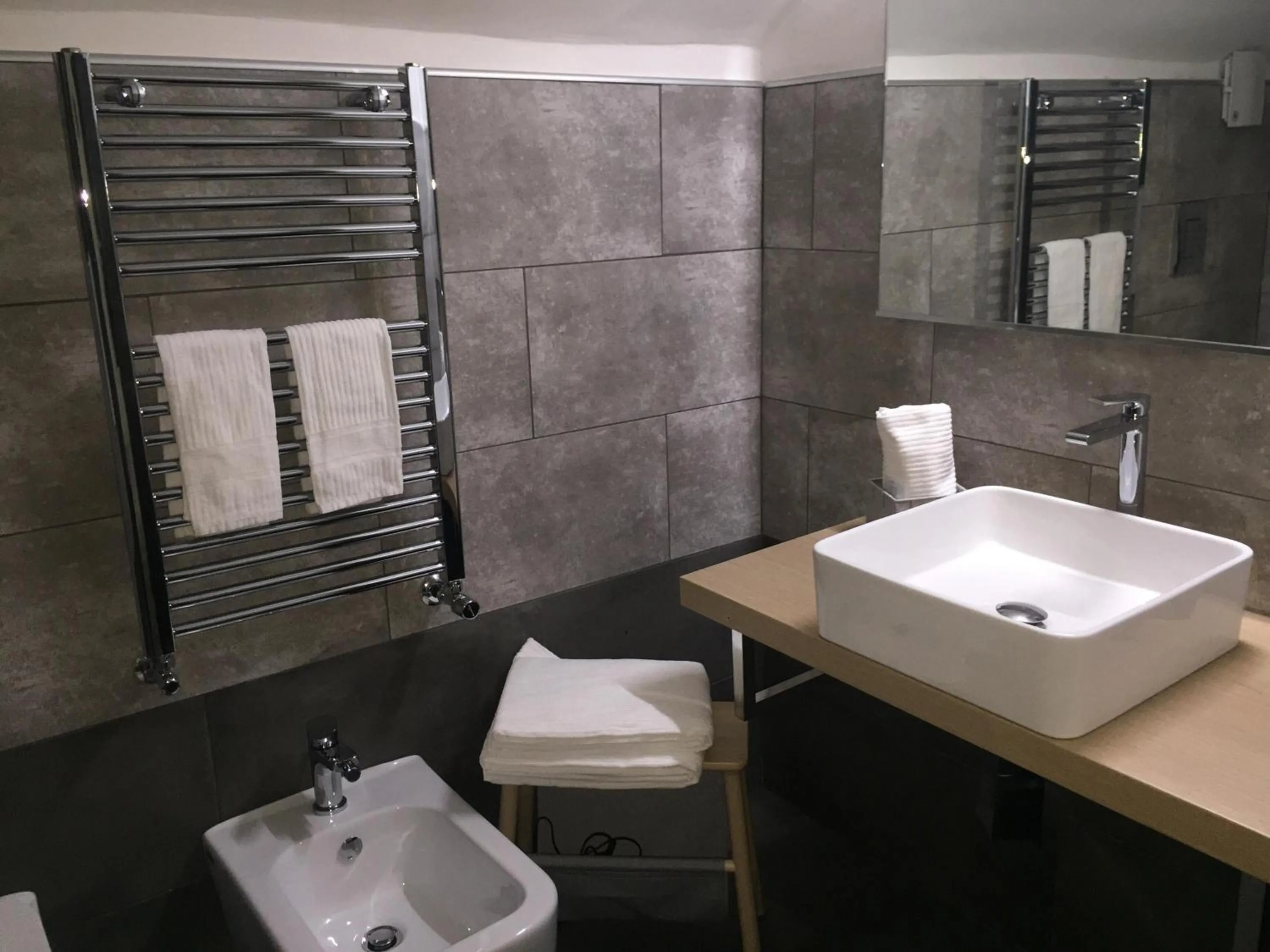 VILLA ADELAIDE SUITE & ROOM