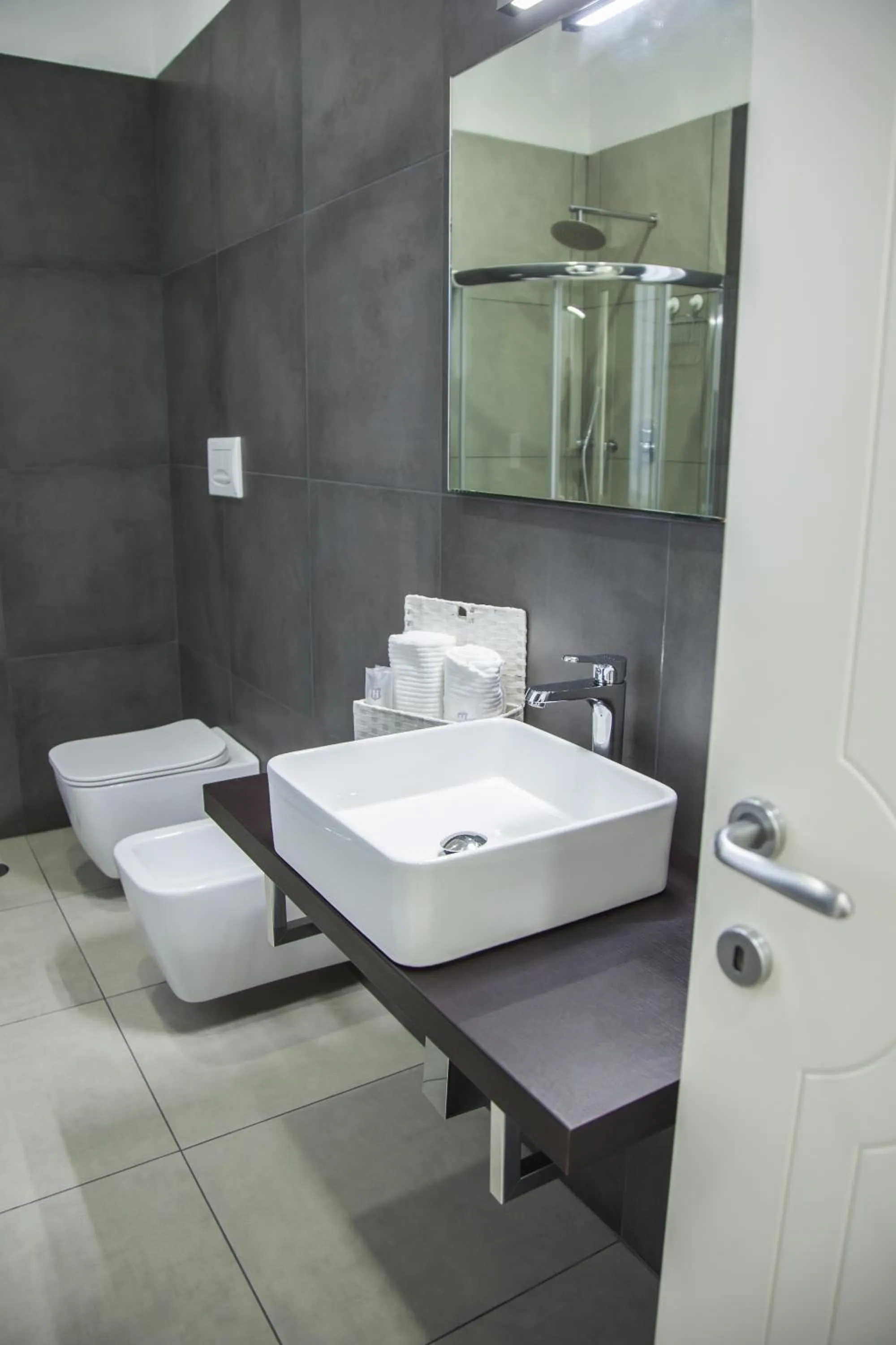 VILLA ADELAIDE SUITE & ROOM