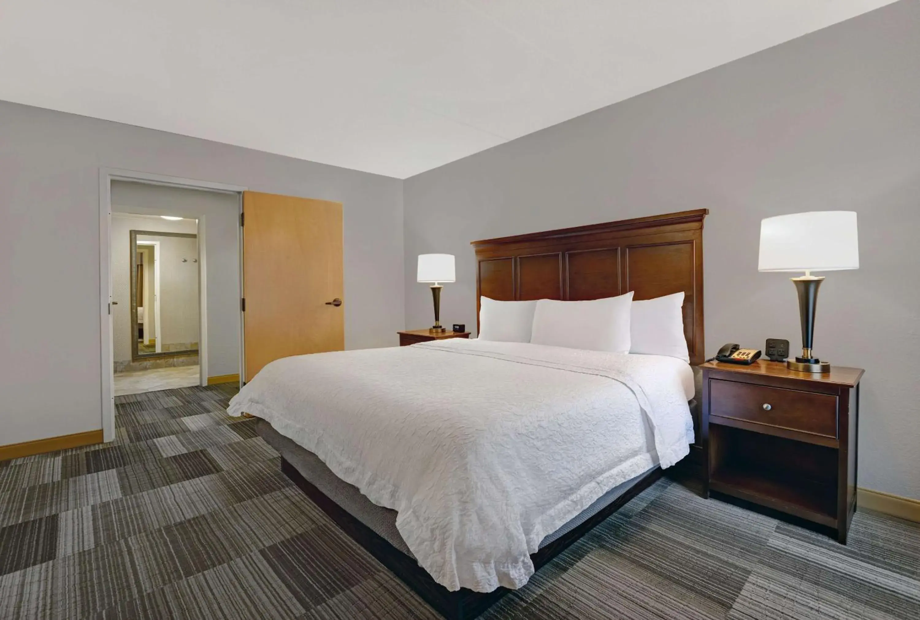 Bed in Hampton Inn & Suites Pigeon Forge On The Parkway Bed in Hampton Inn & Suites Pigeon Forge On The Parkway