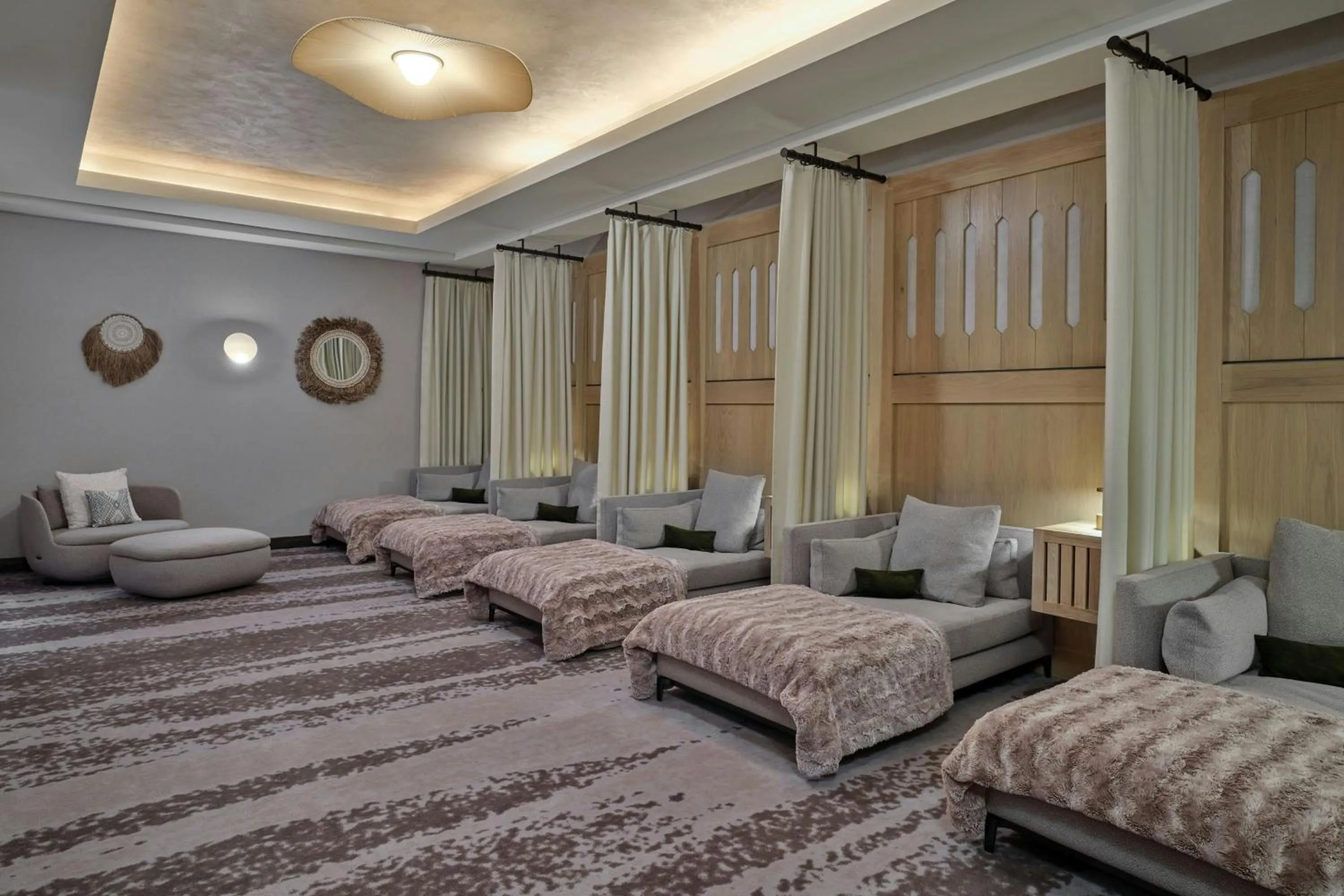 Lounge or bar, Bed in St. Regis Aspen Resort