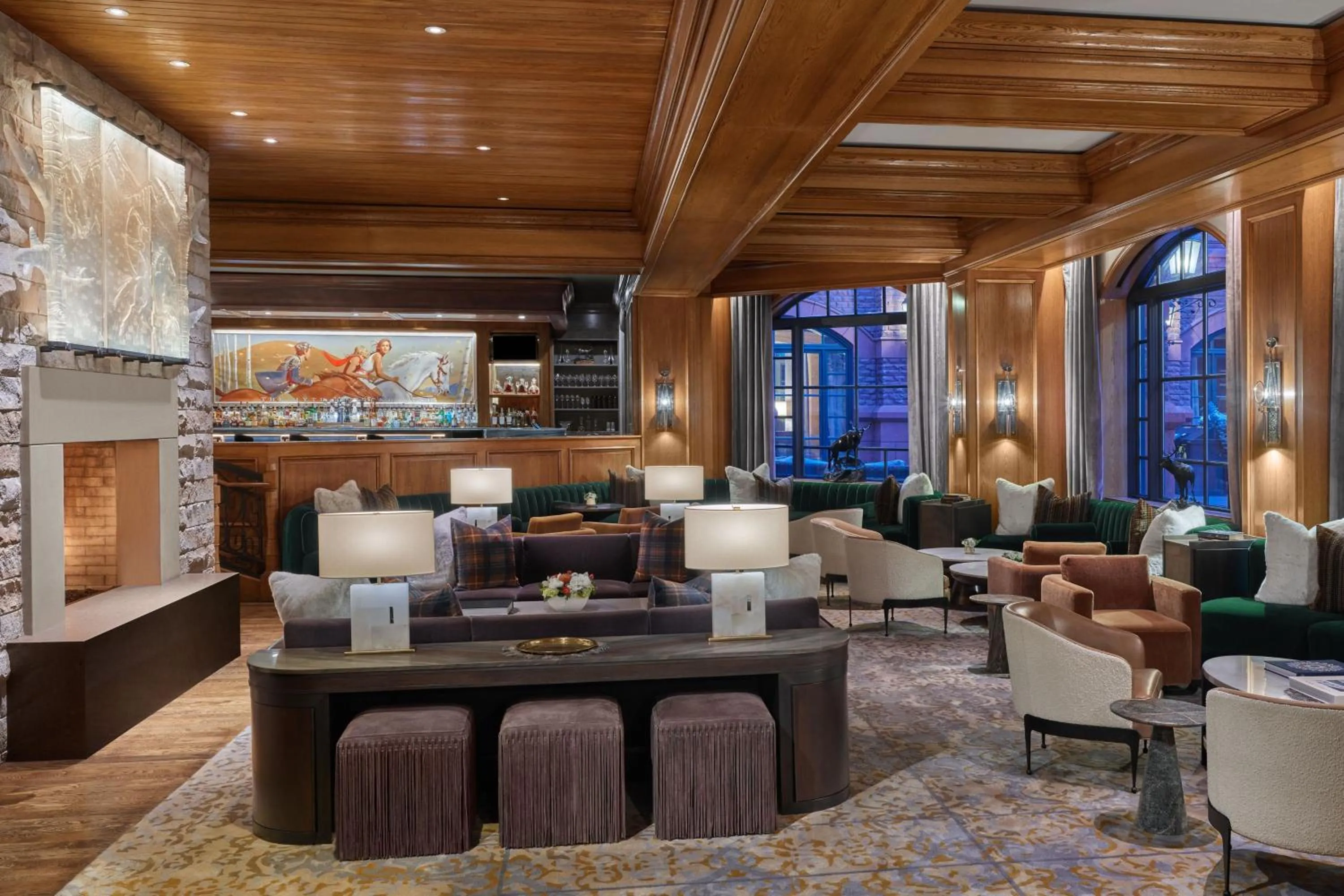 Lounge or bar in St. Regis Aspen Resort