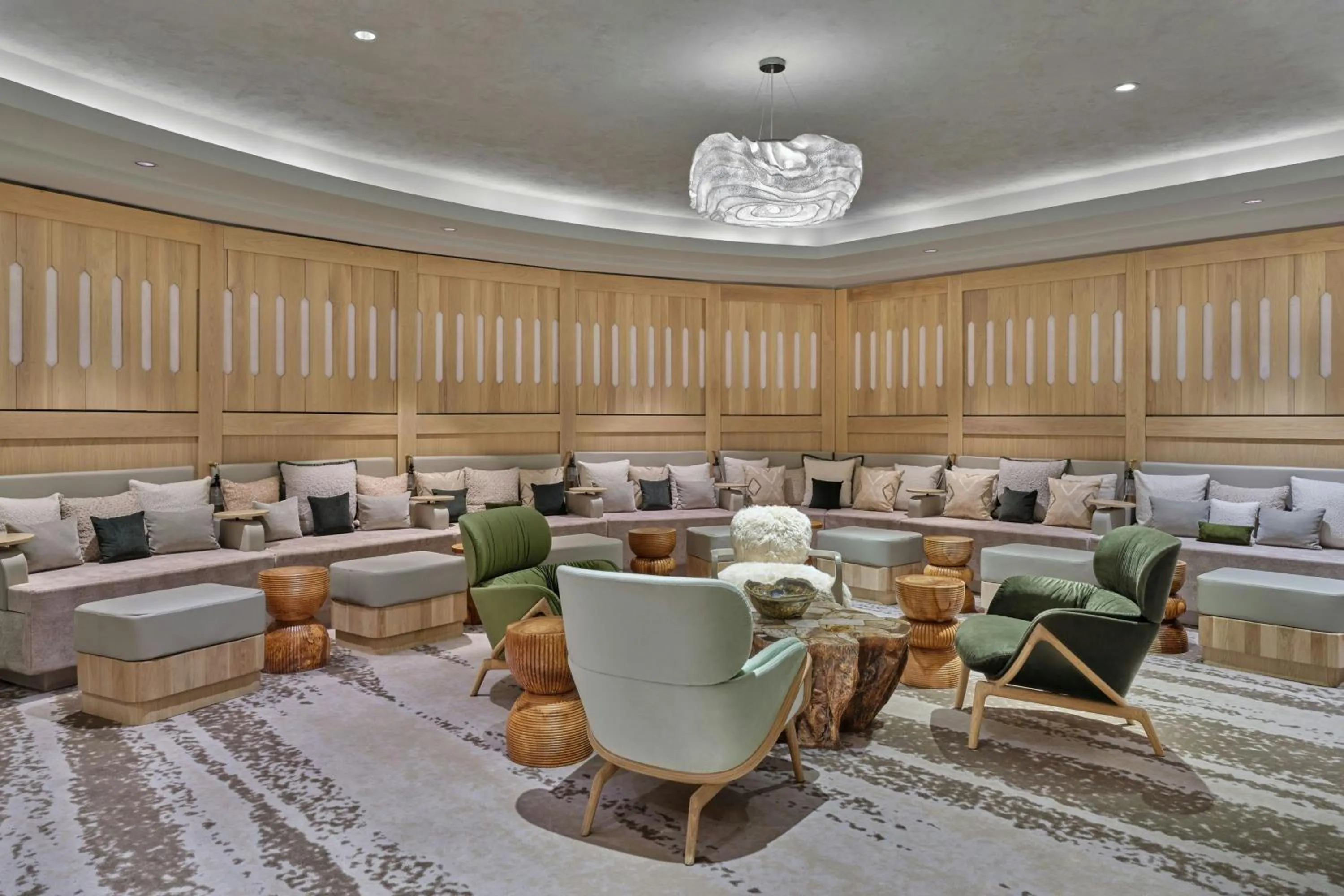 Lounge or bar in St. Regis Aspen Resort