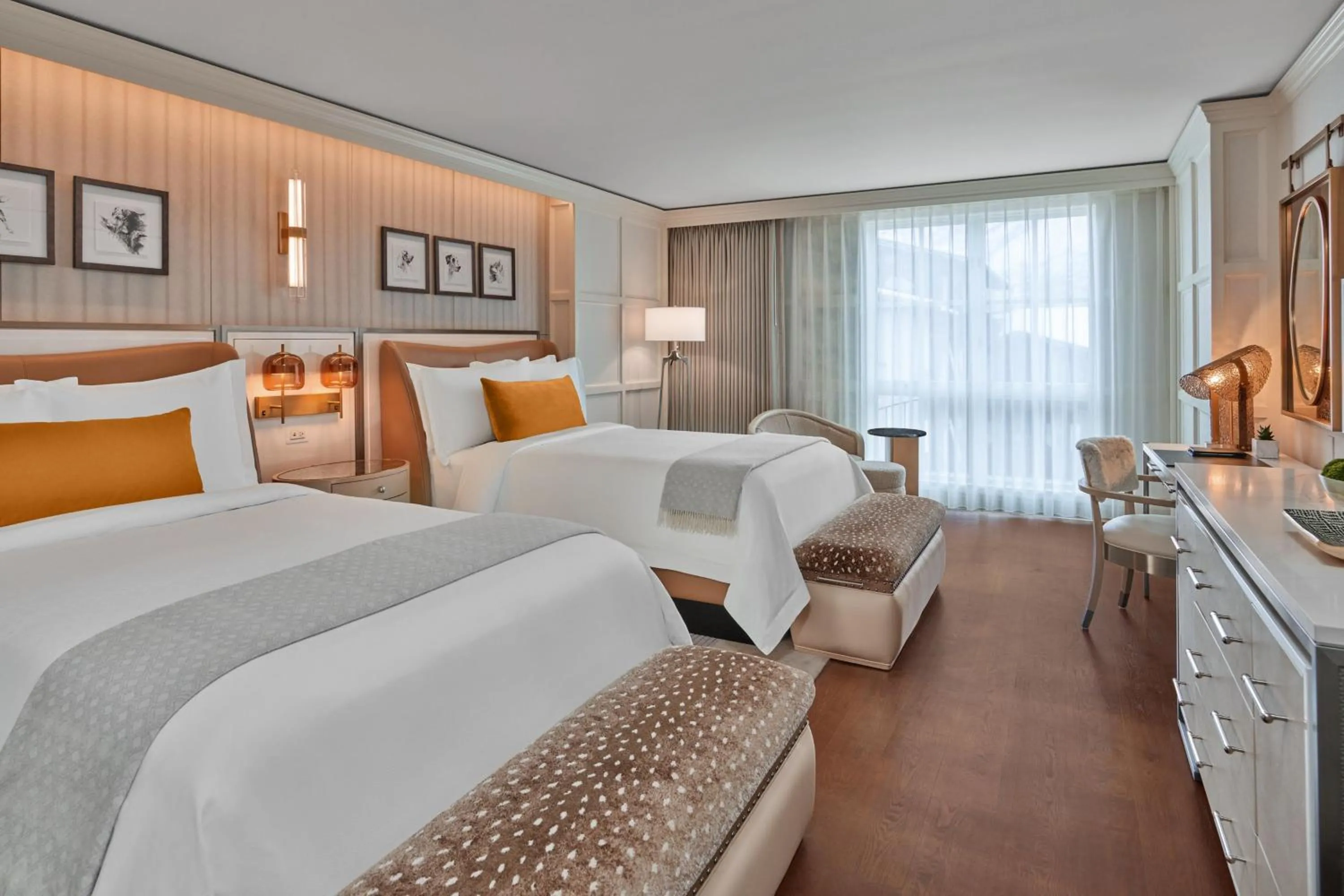 Photo of the whole room, Bed in St. Regis Aspen Resort