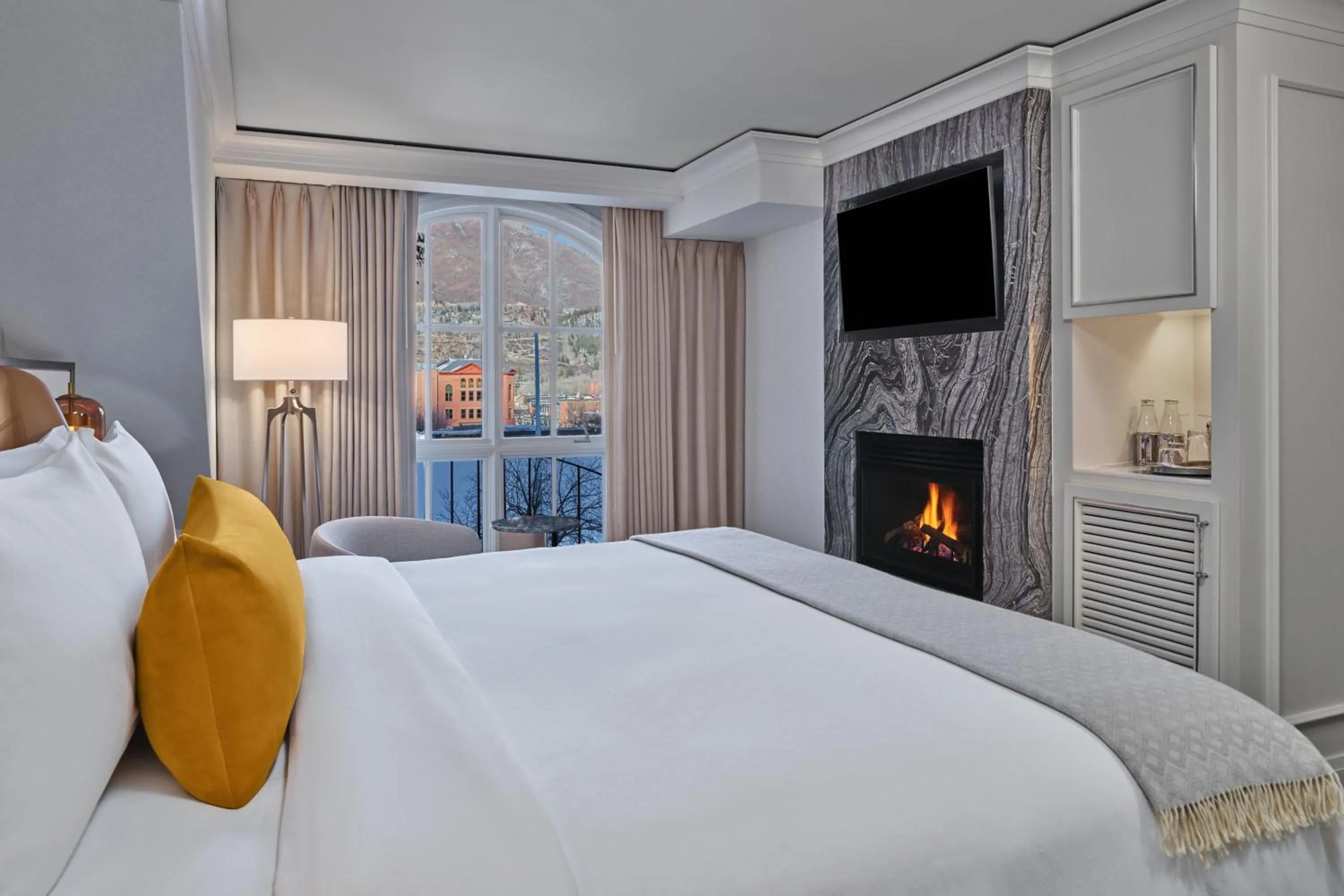 Bedroom, Bed in St. Regis Aspen Resort