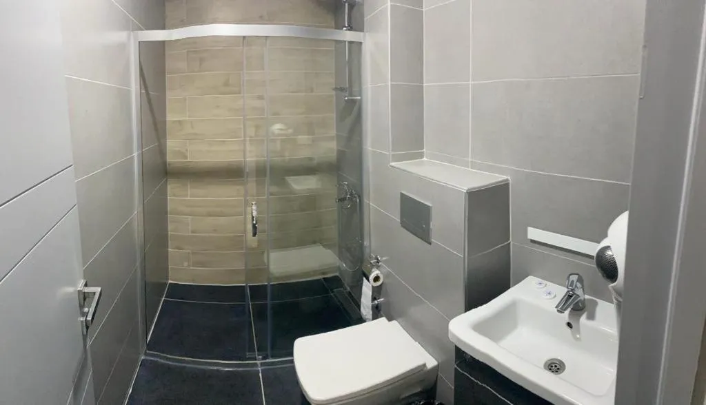 Shower in Grand As Hotel