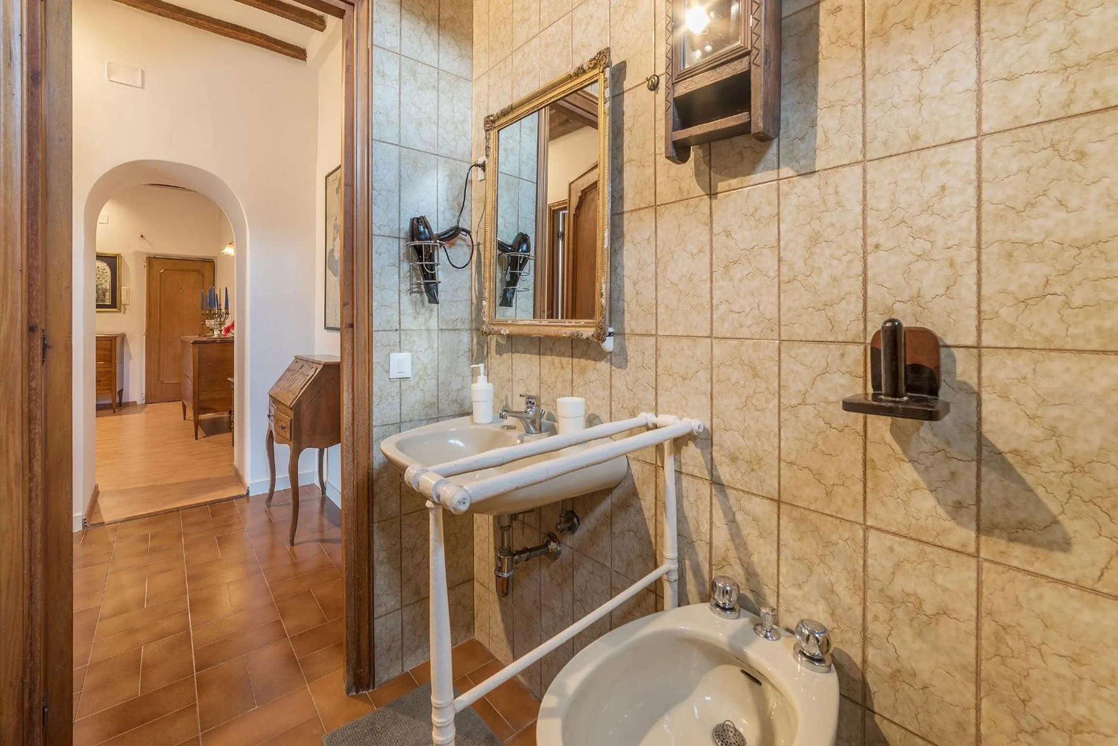 Bathroom in GuestHost - Montecitorio & Pantheon Stylish Flat