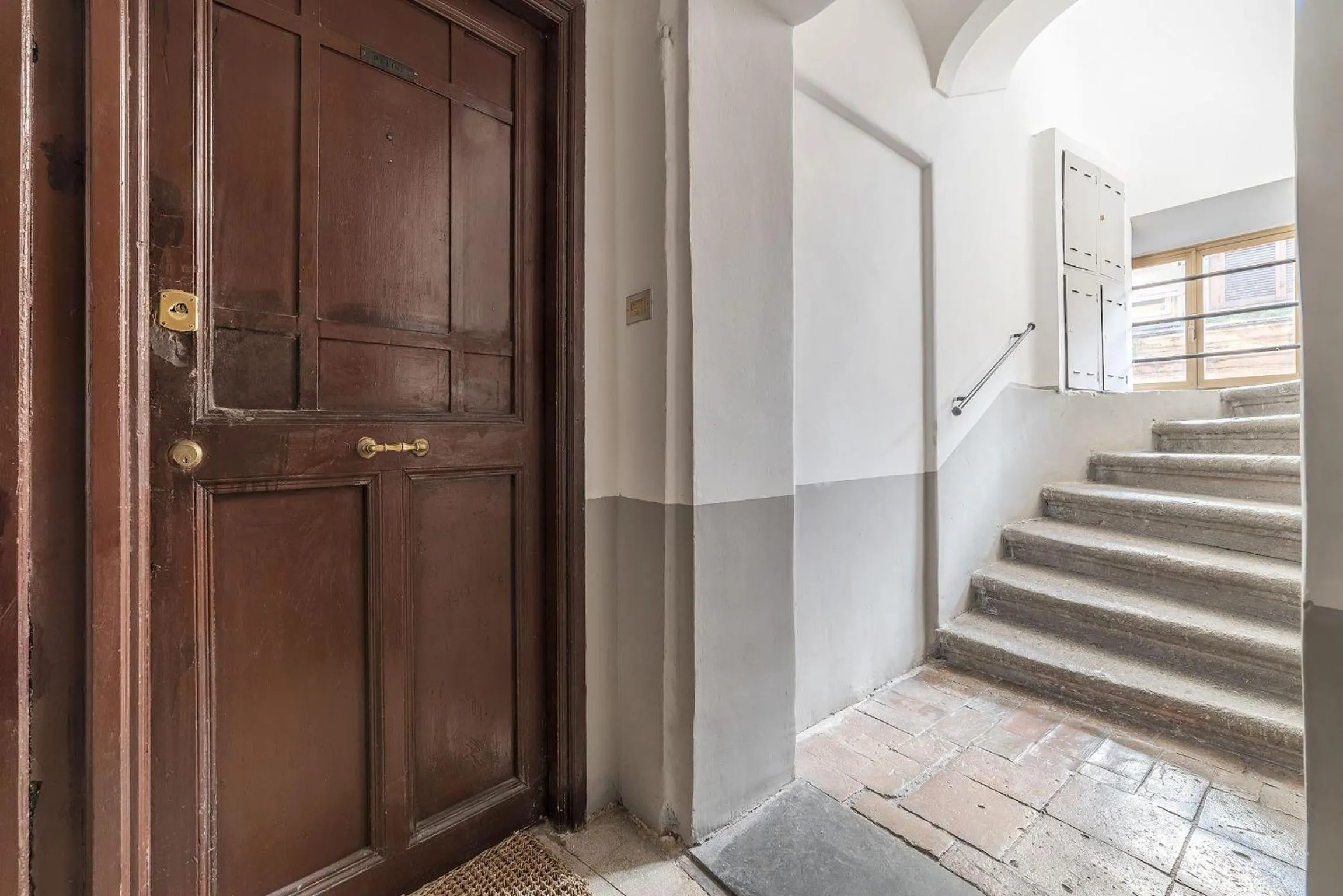 Facade/entrance in GuestHost - Montecitorio & Pantheon Stylish Flat