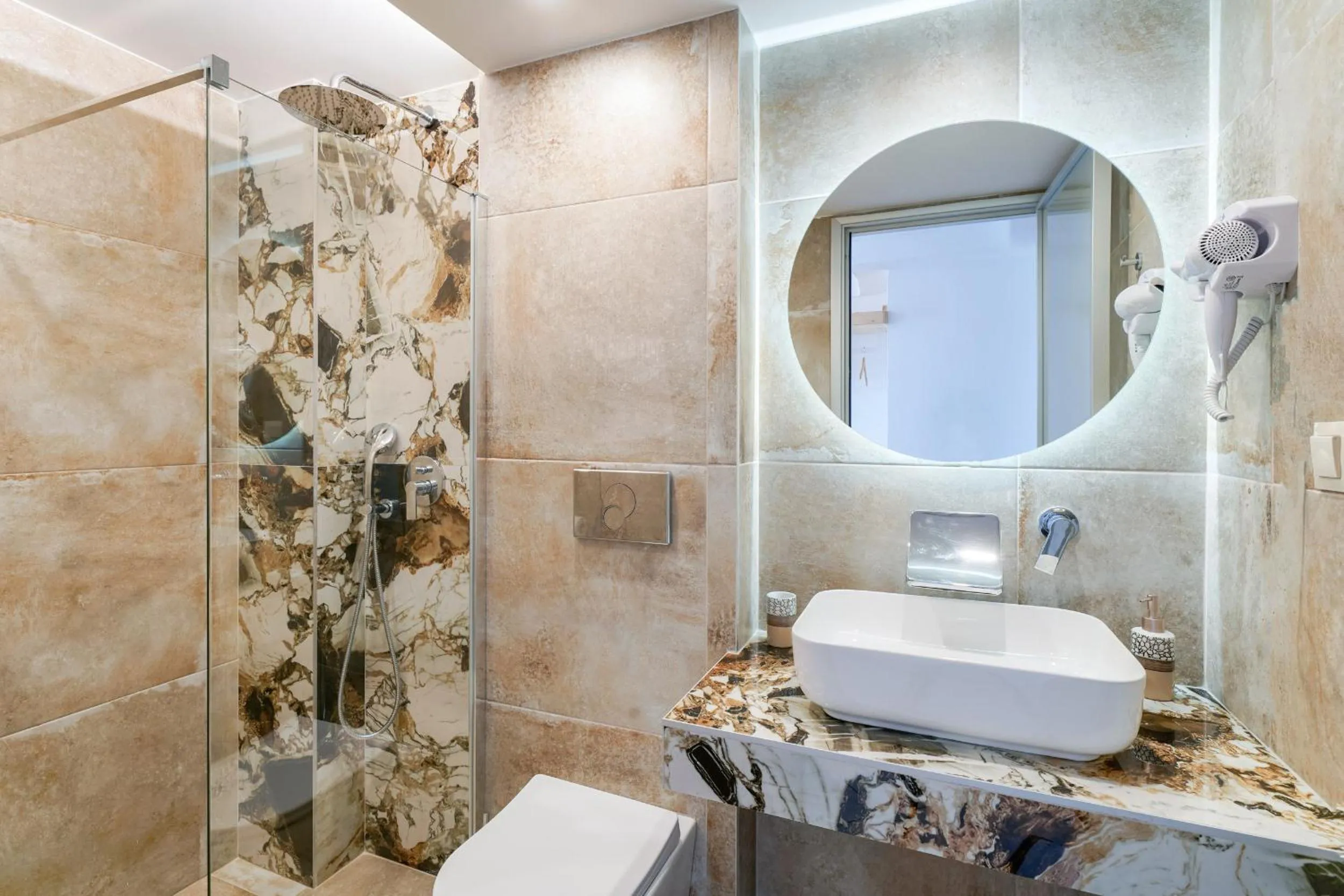 Shower in Lafeyra Apartments