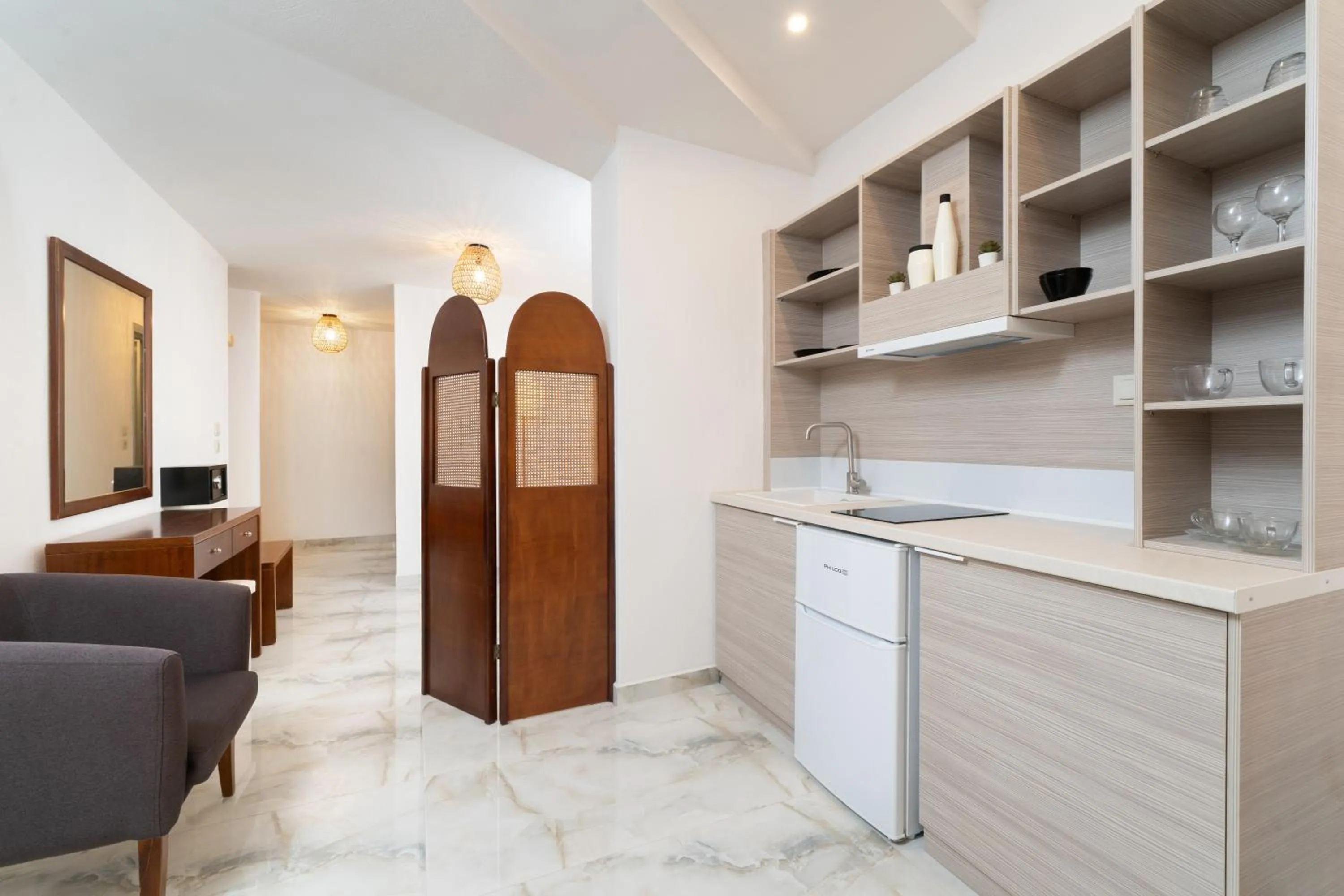 Lafeyra Apartments