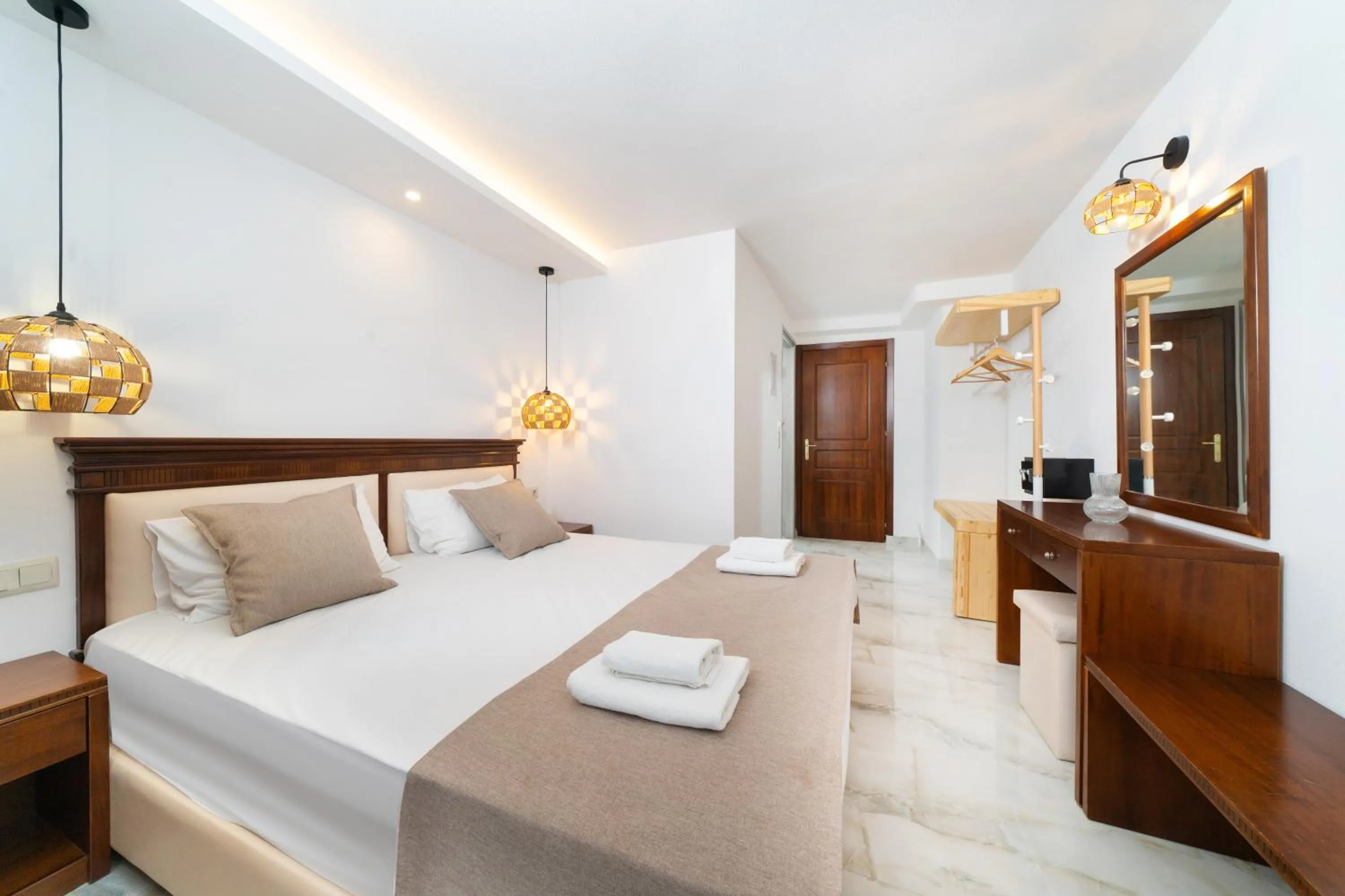 Bed in Lafeyra Apartments