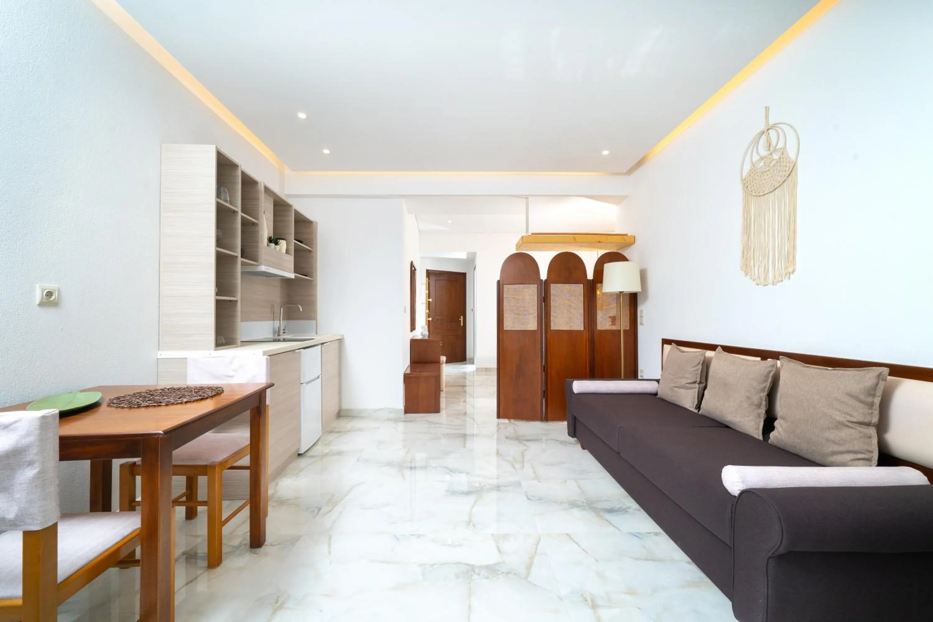 Lafeyra Apartments
