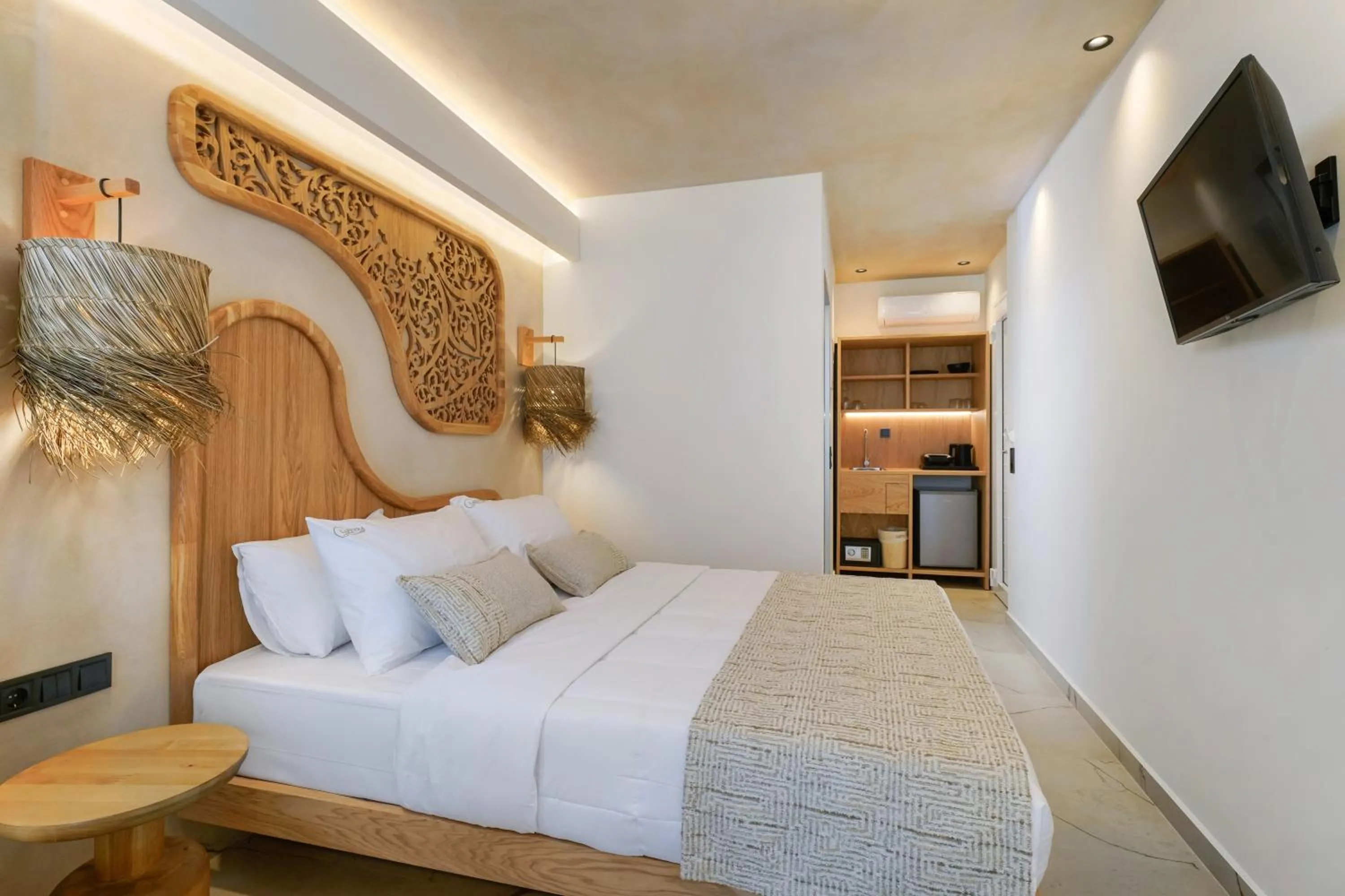 Bed in Lafeyra Apartments