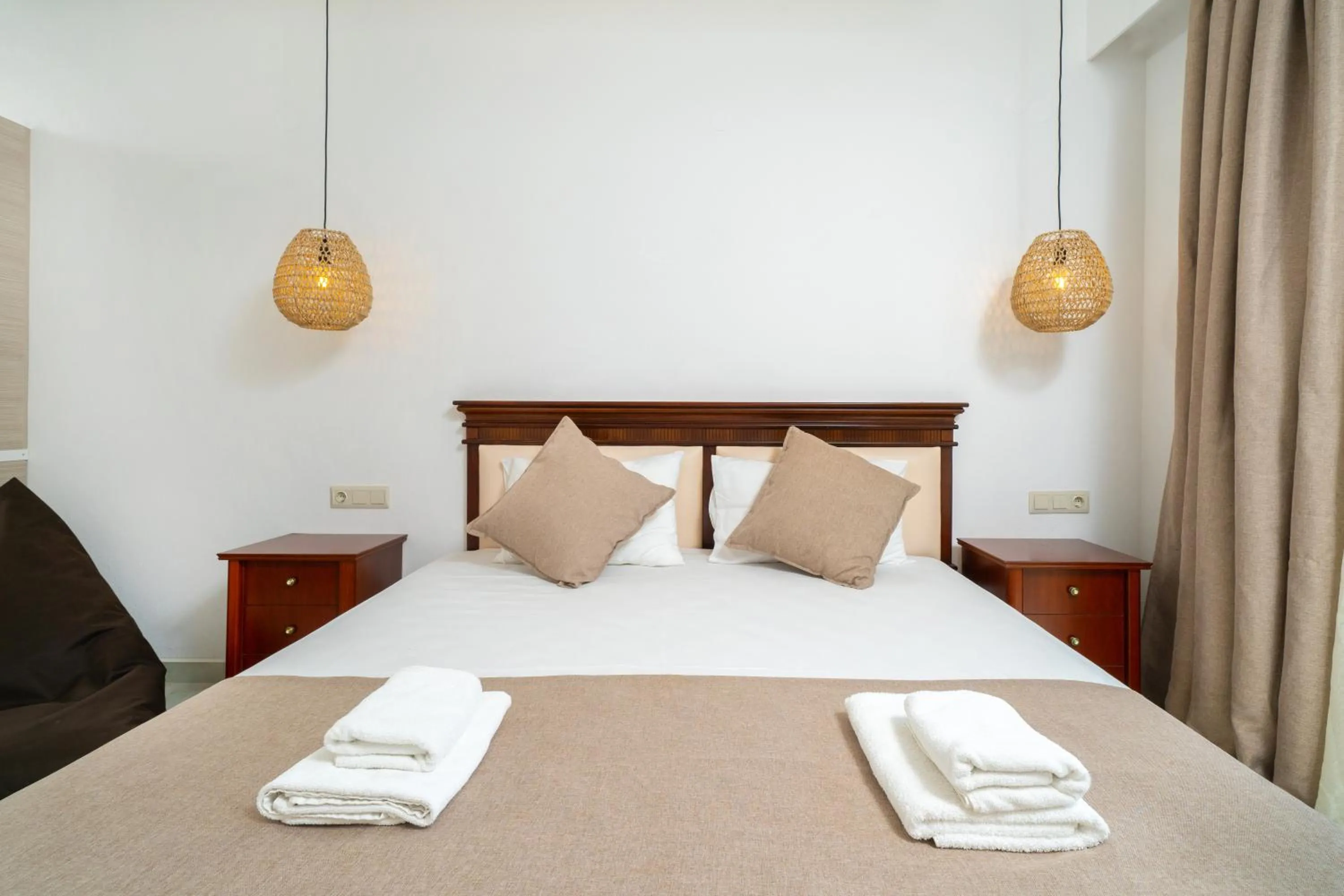 Bed in Lafeyra Apartments