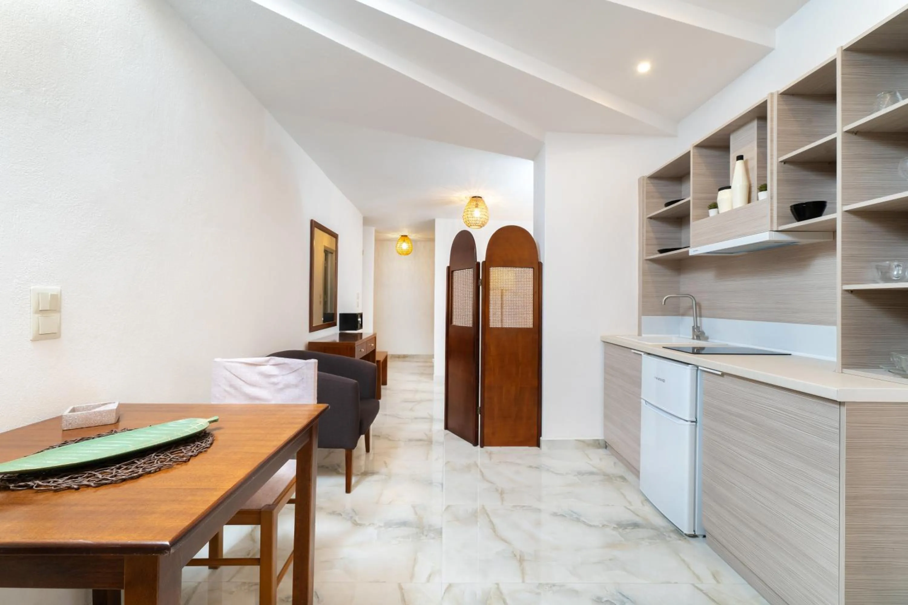 Lafeyra Apartments