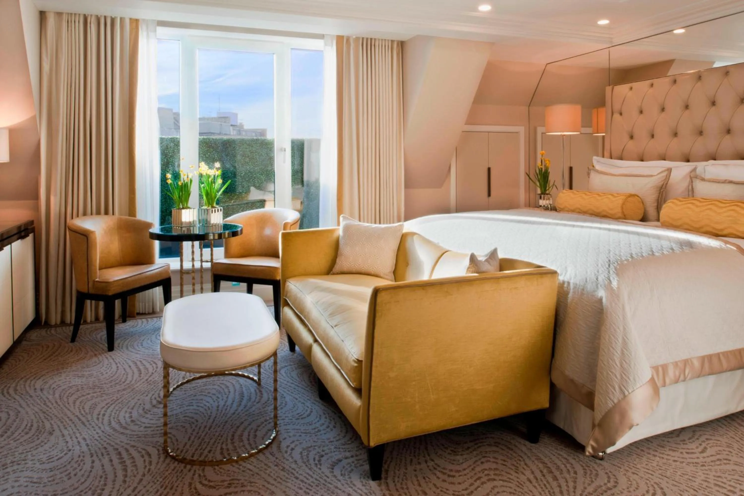 Photo of the whole room, Bed in The Wellesley, a Luxury Collection Hotel, Knightsbridge, London