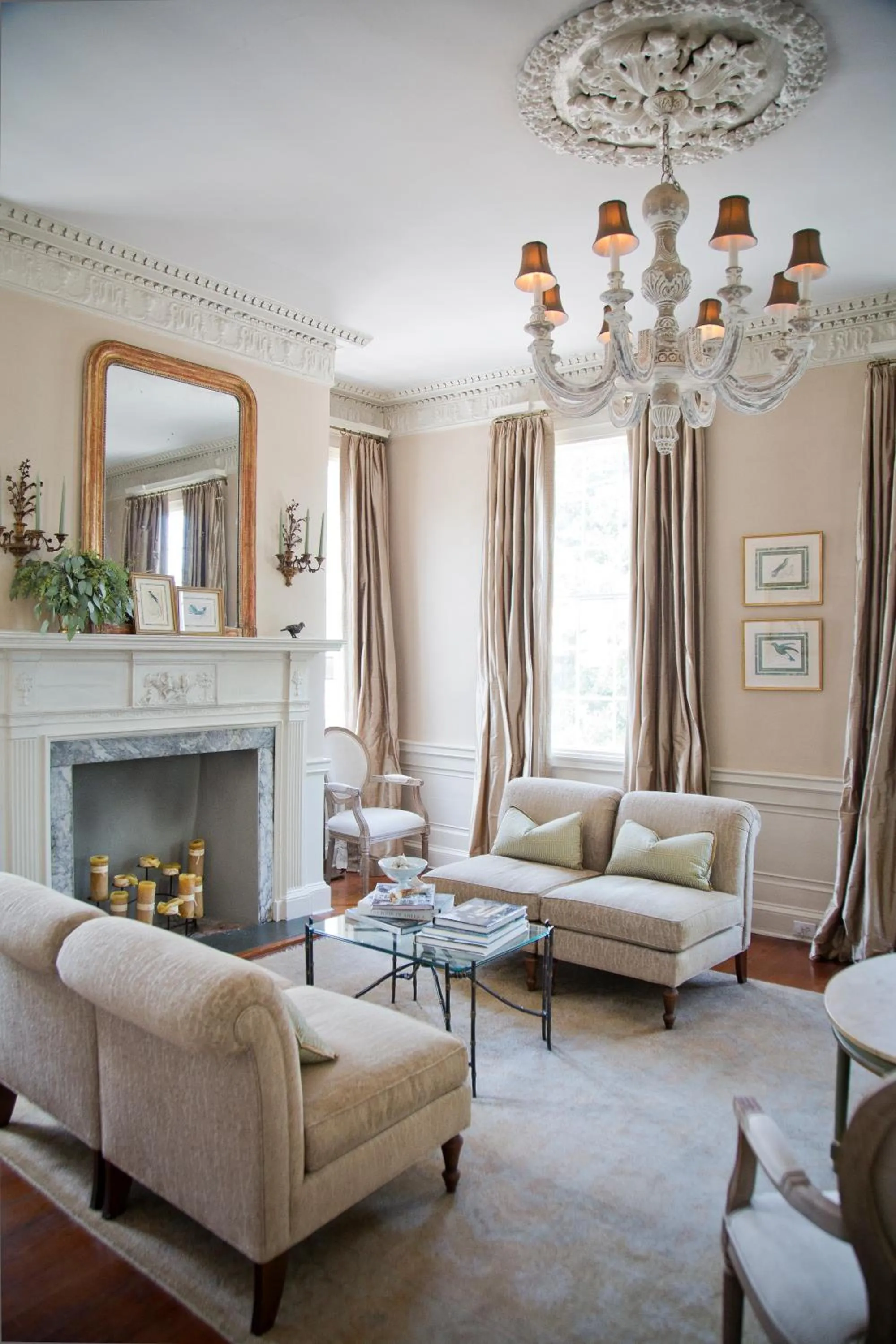 Communal lounge/ TV room in Zero George Hotel