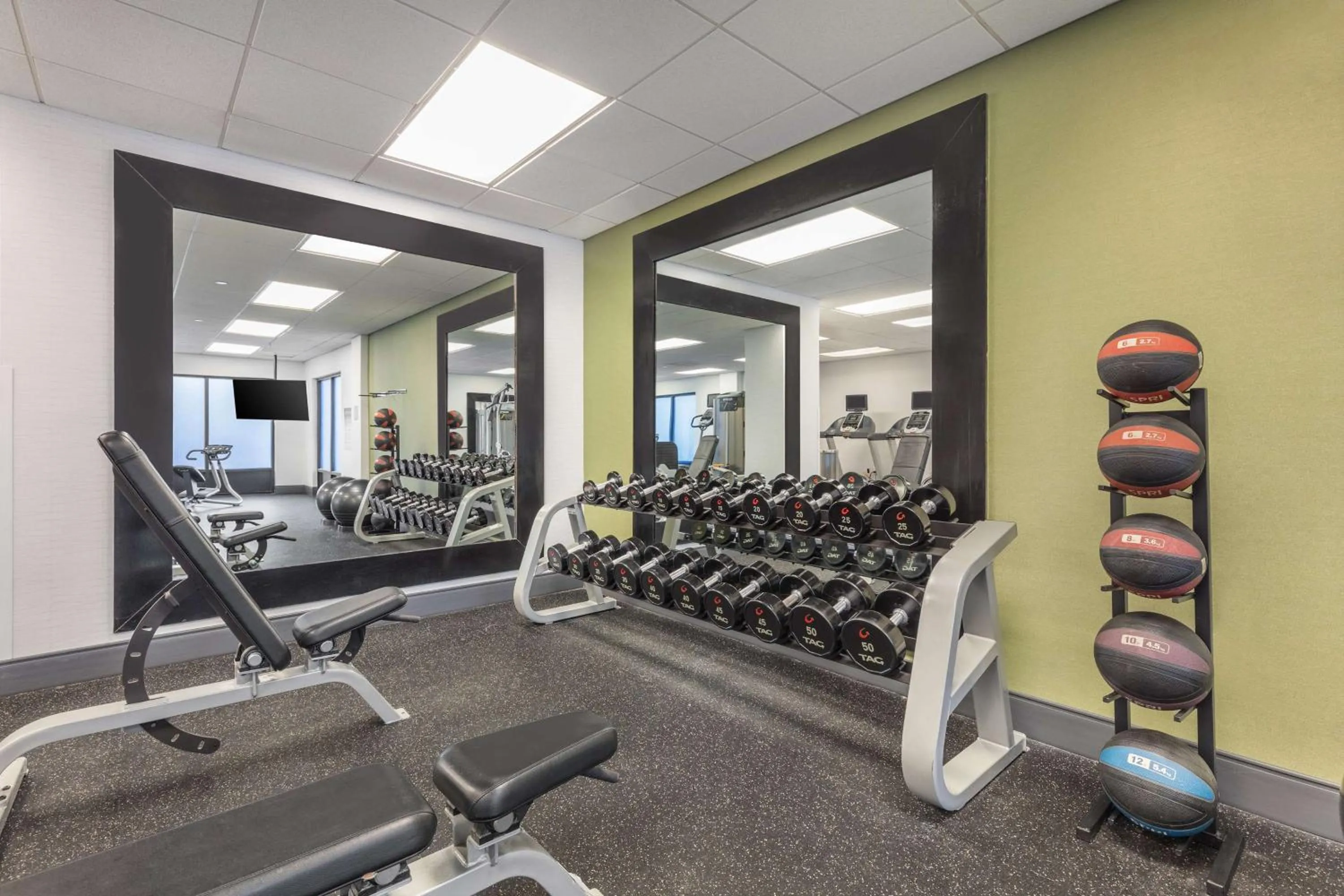Fitness centre/facilities in Spark By Hilton Charlotte Tyvola I-77
