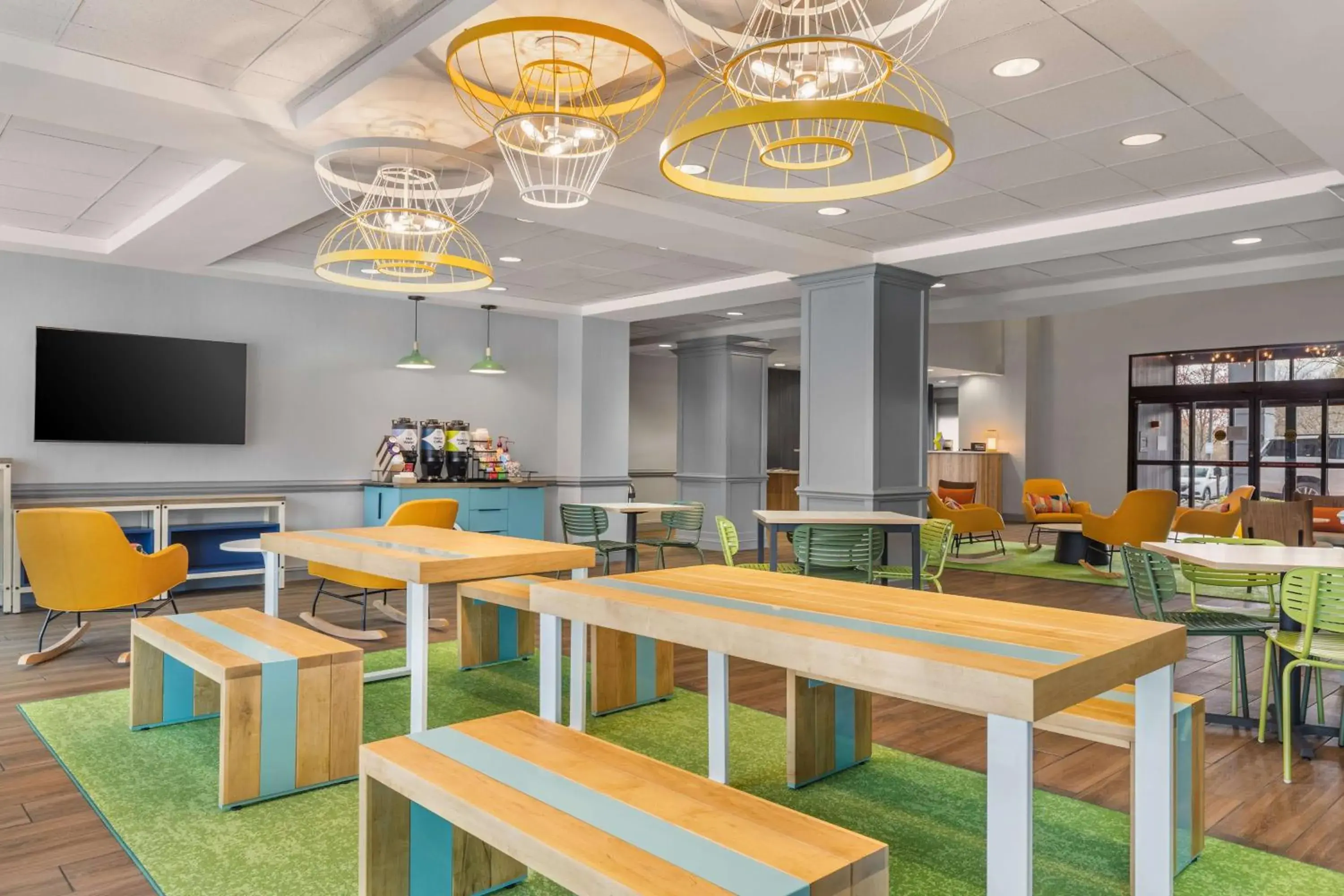 Lobby or reception in Spark By Hilton Charlotte Tyvola I-77 Lobby or reception in Spark By Hilton Charlotte Tyvola I-77