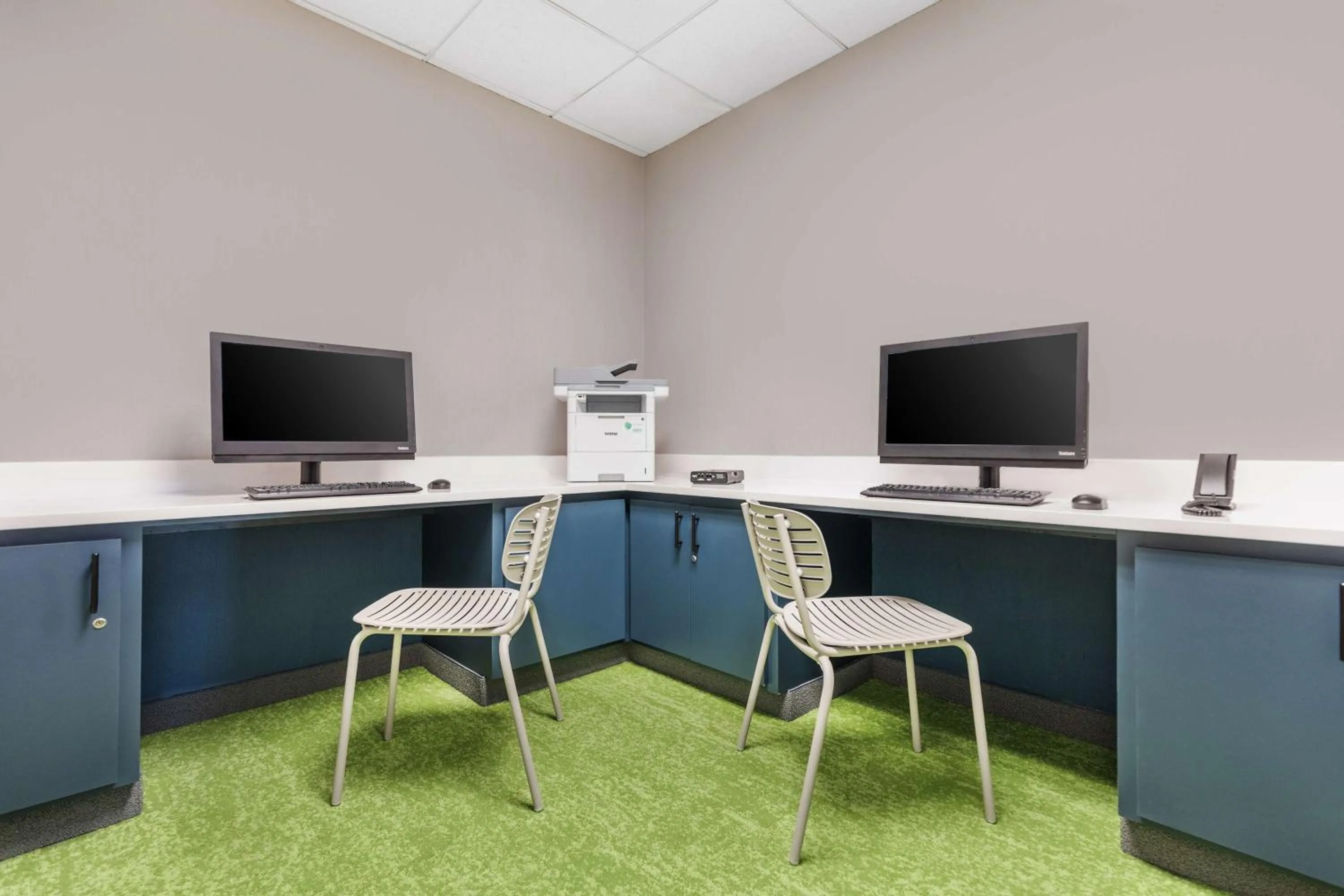 Business facilities in Spark By Hilton Charlotte Tyvola I-77