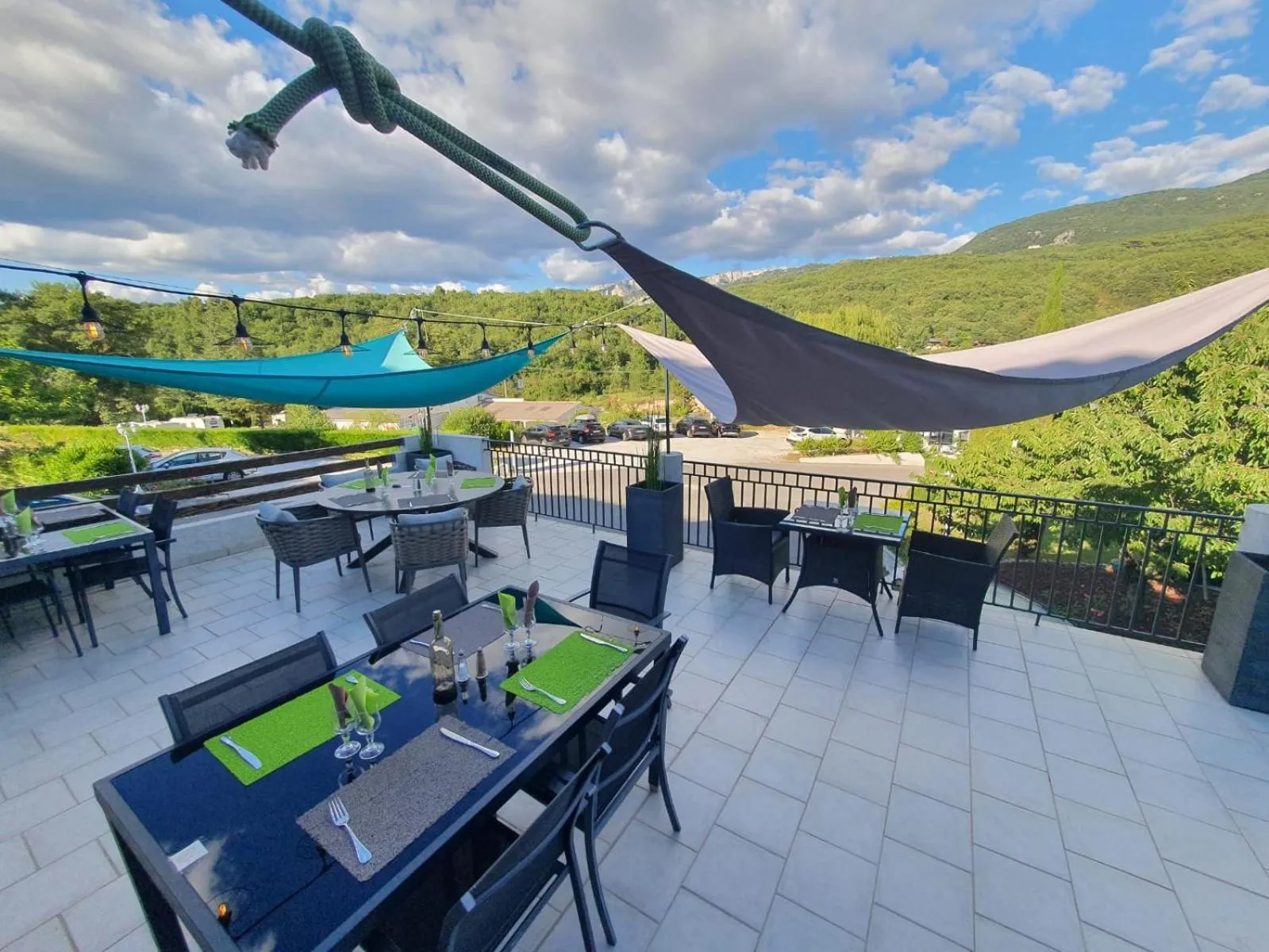 Patio in Hôtel Spa L'Ermitage