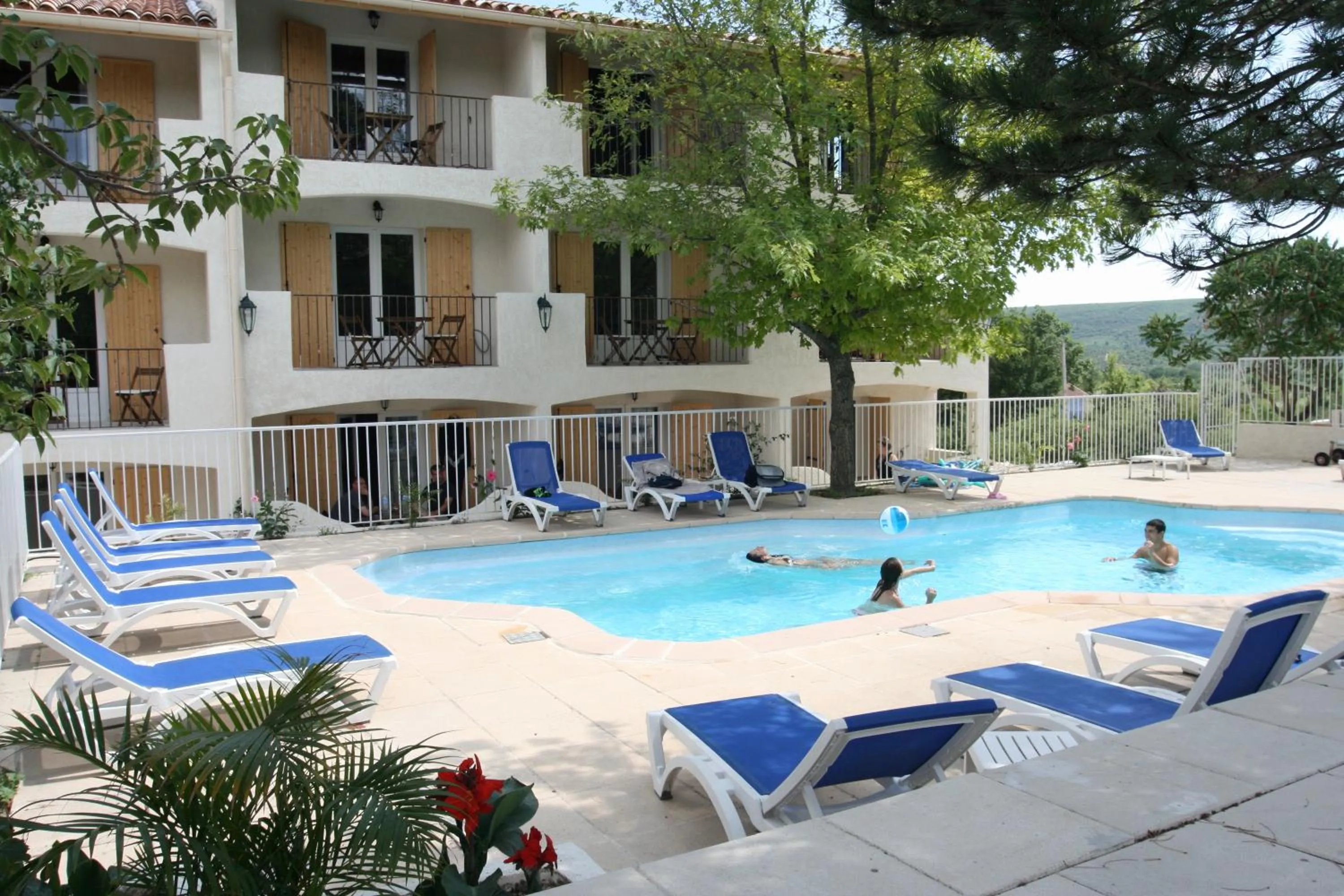Swimming pool in Hôtel Spa L'Ermitage