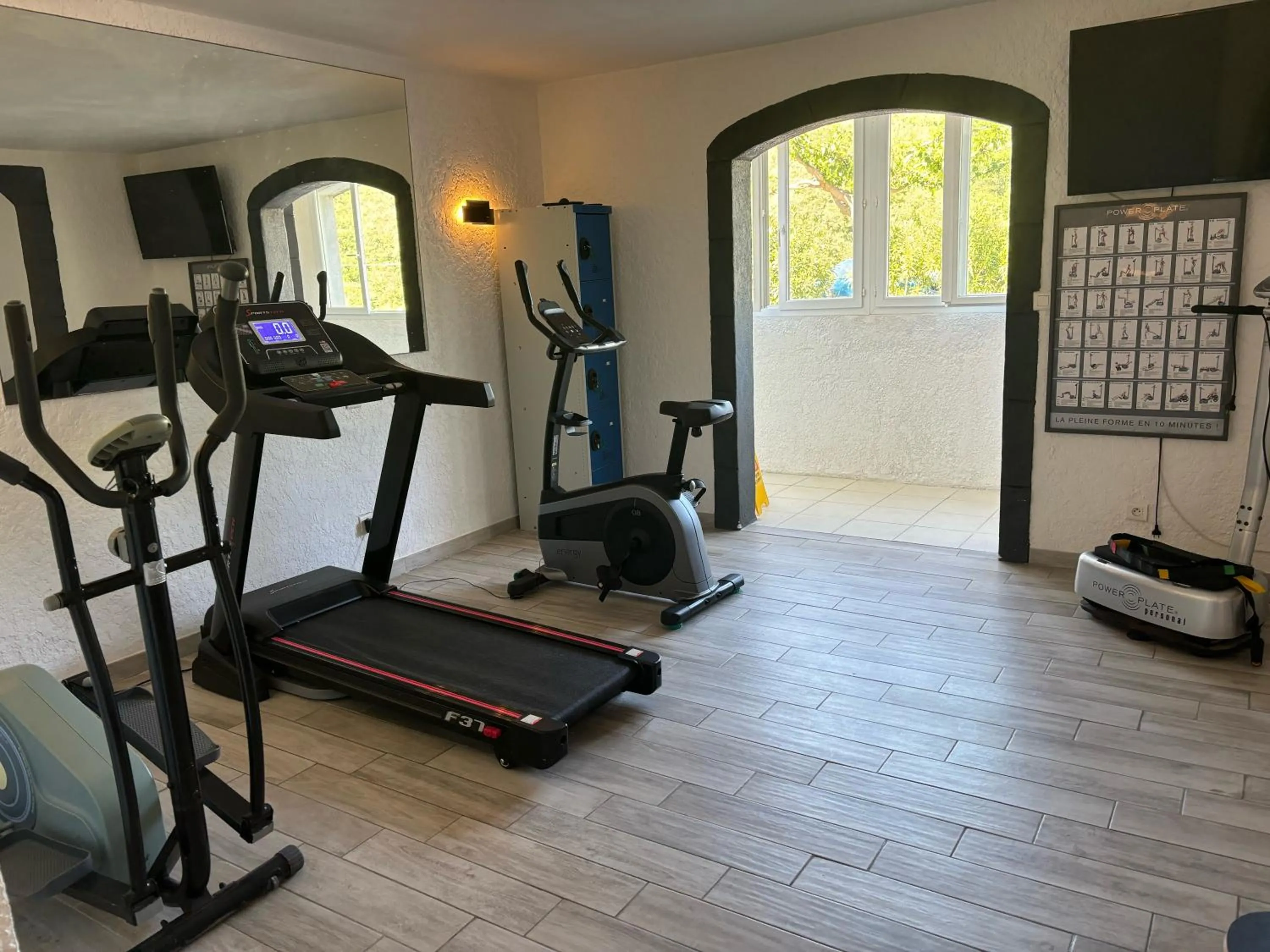Fitness centre/facilities in Hôtel Spa L'Ermitage