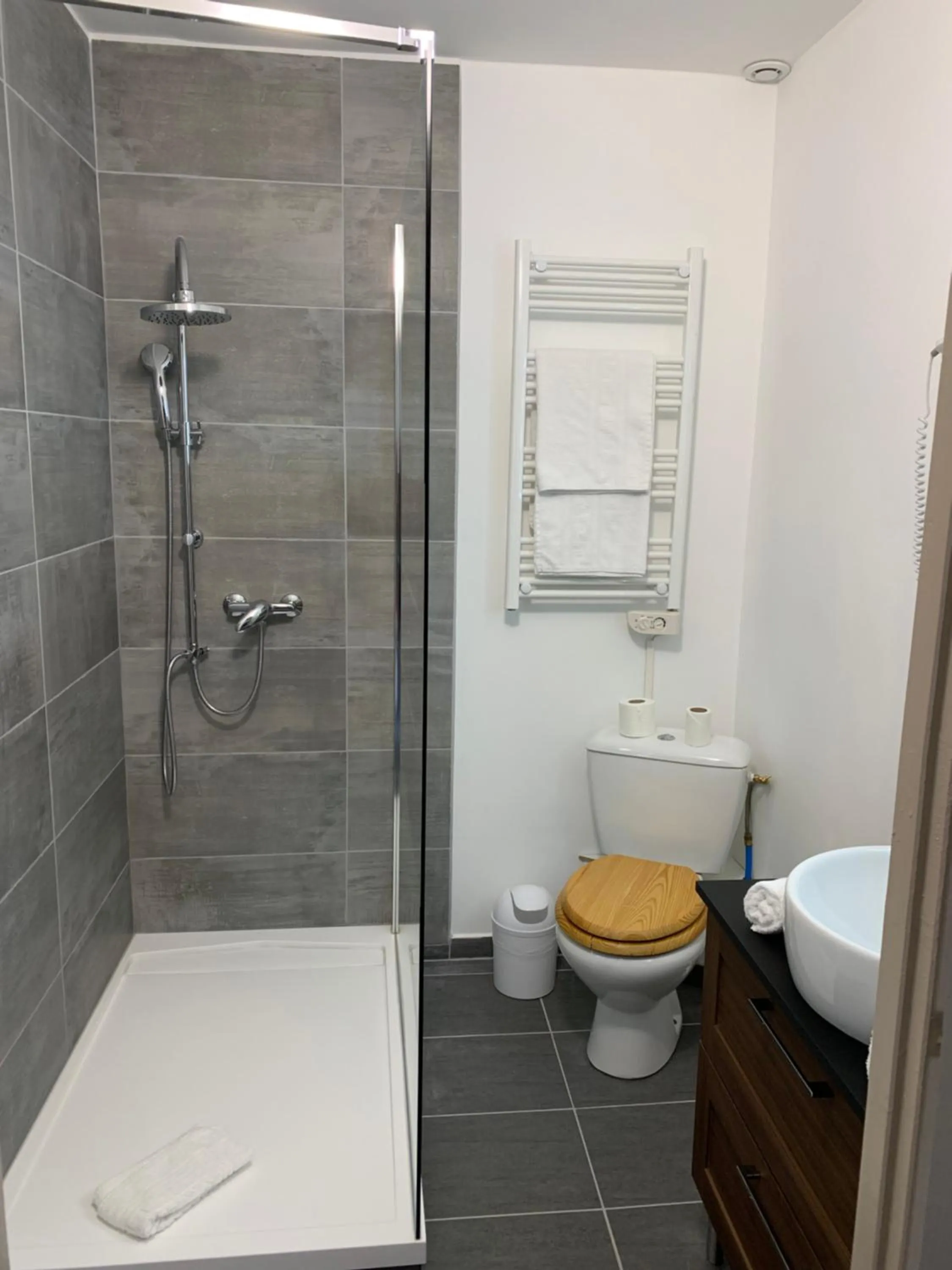 Bathroom in Hôtel Spa L'Ermitage