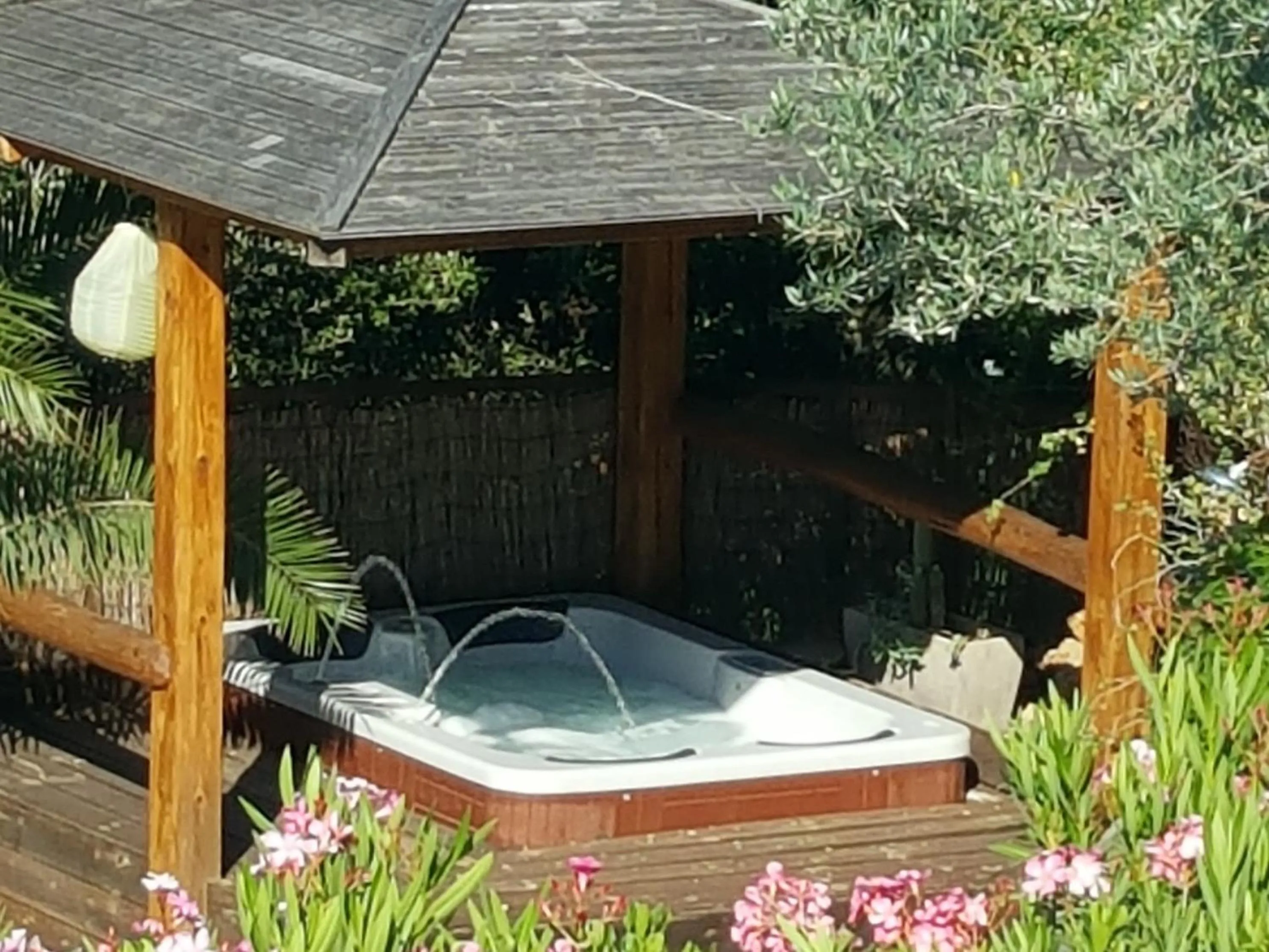 Hot Tub in Domaine de la Borie YourHostHelper