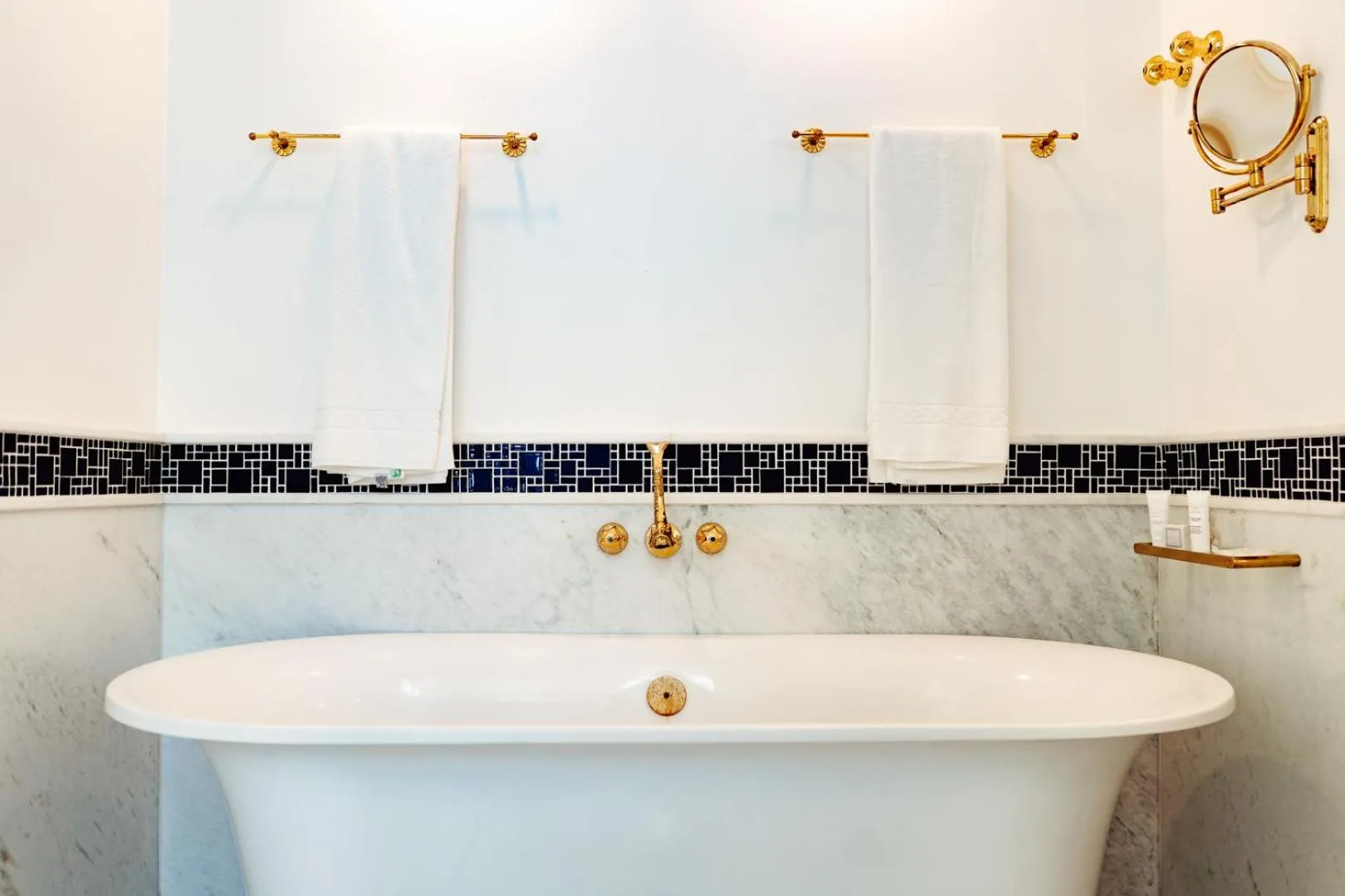 Hot Tub in Hotel Reggia Catarina