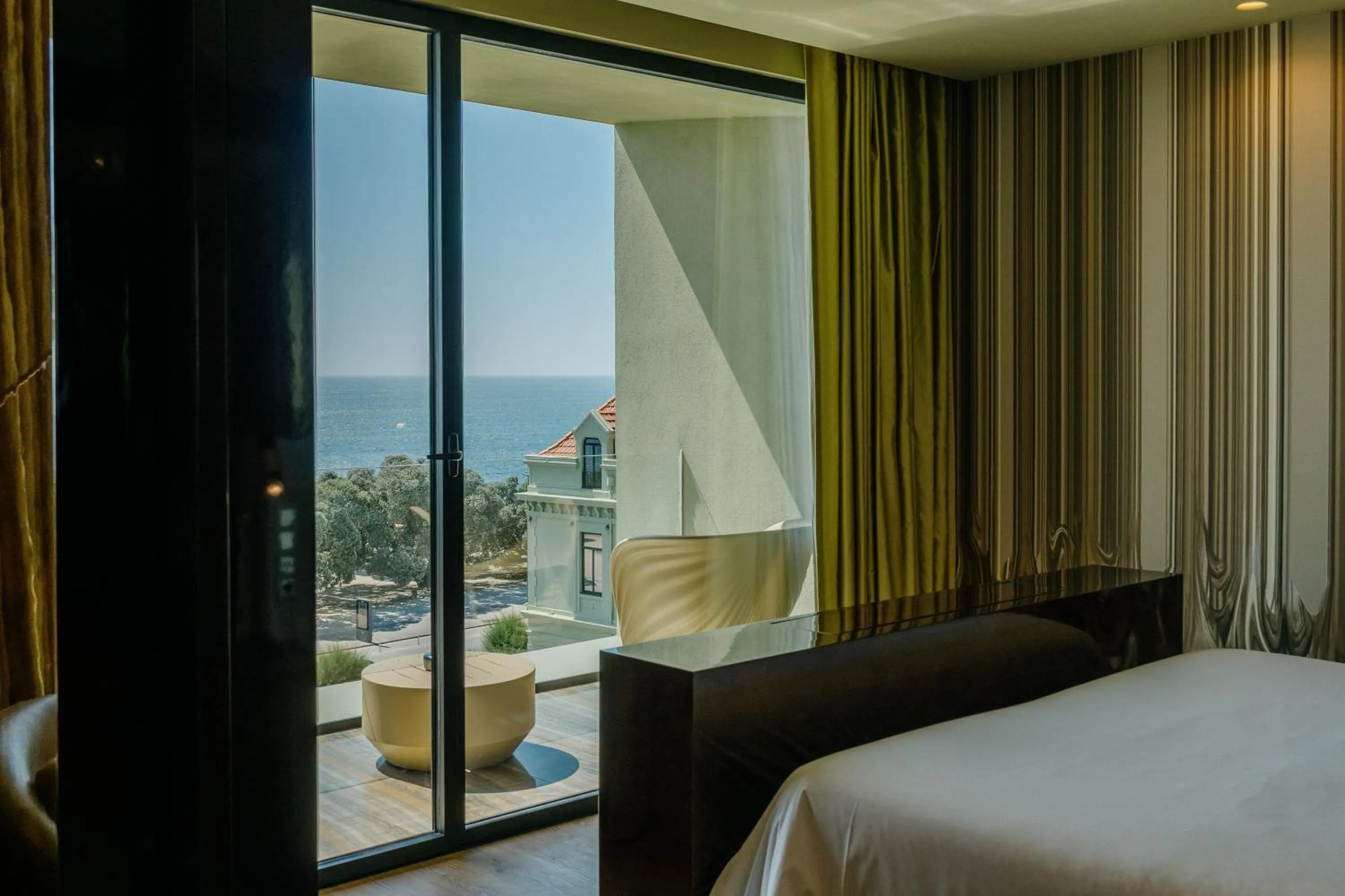 Balcony/Terrace, Bed in Vila Foz Hotel & SPA - member of Design Hotels